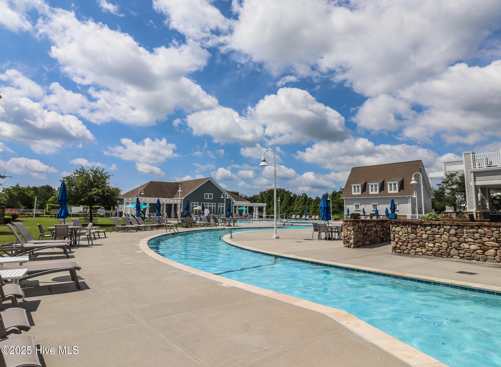 100523400 | Photo 25