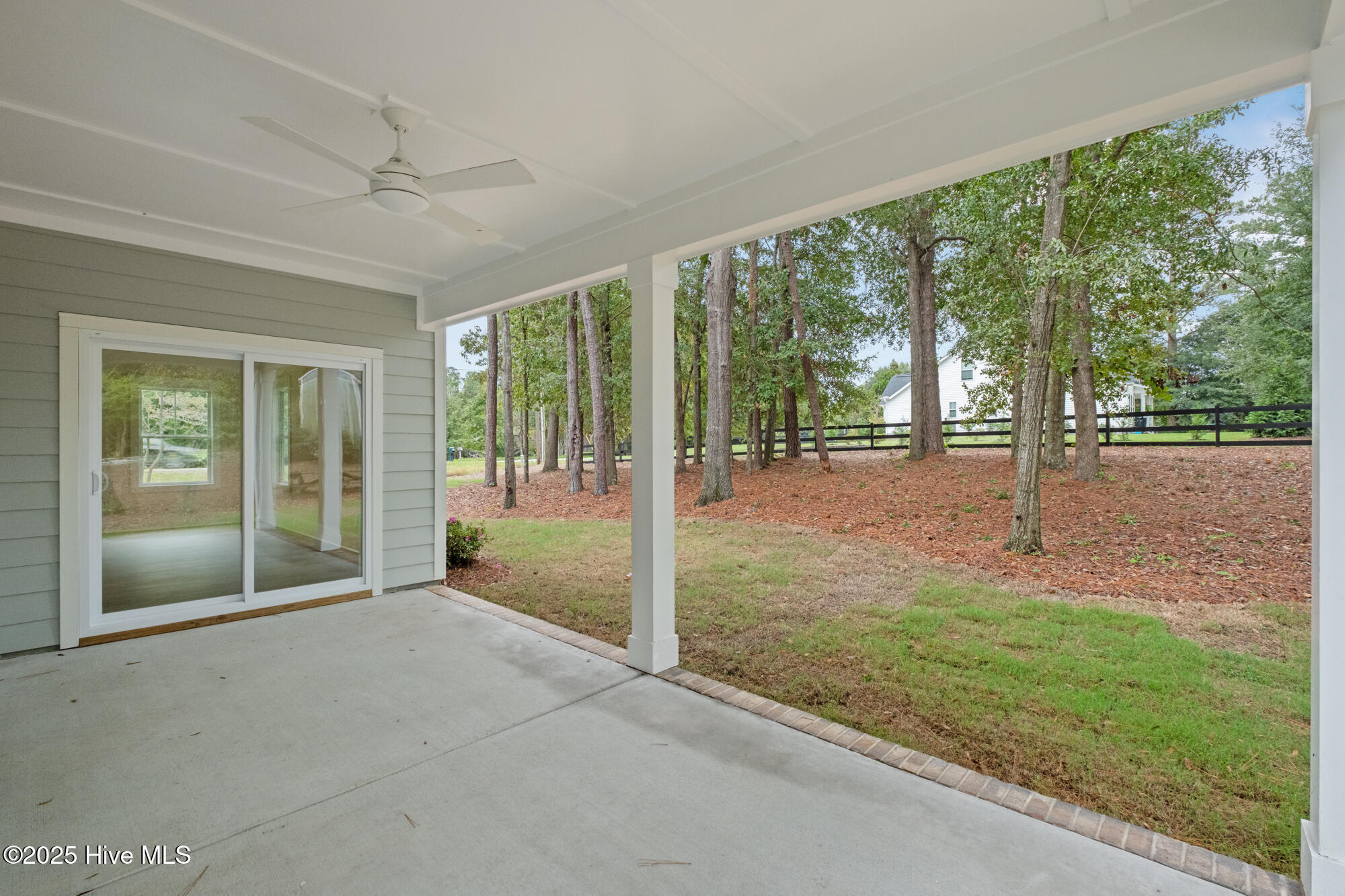 100524304 | Photo 35