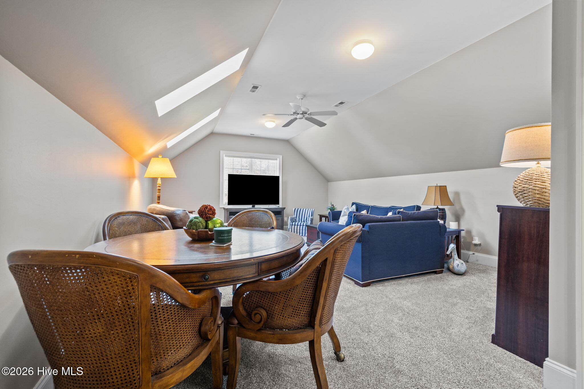 100554382 | Photo 28