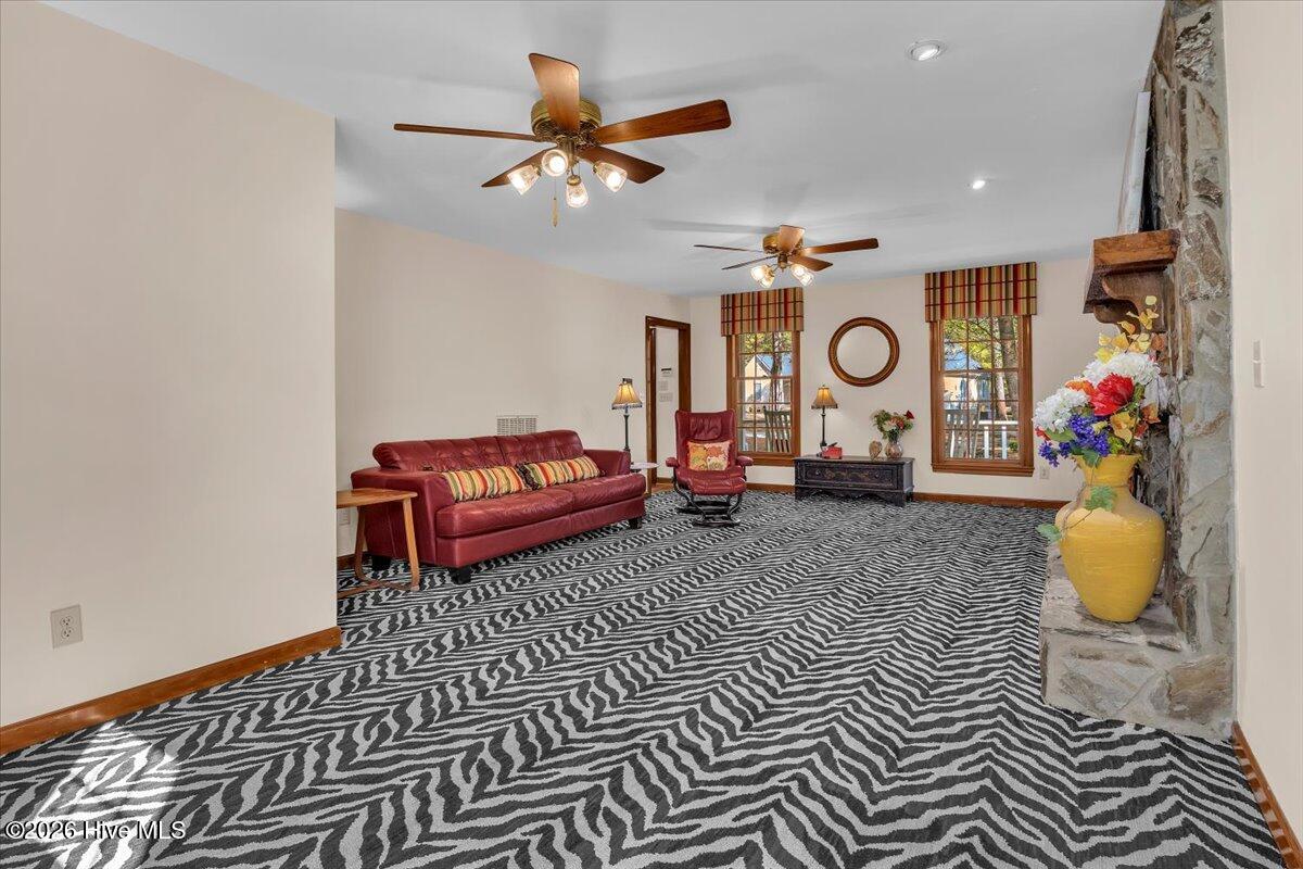 100565591 | Photo 10