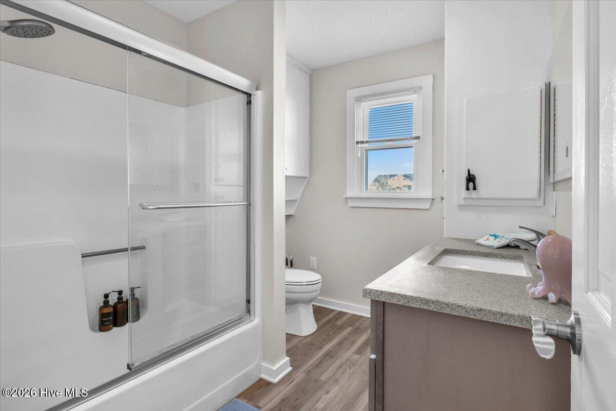 100559850 | Photo 23