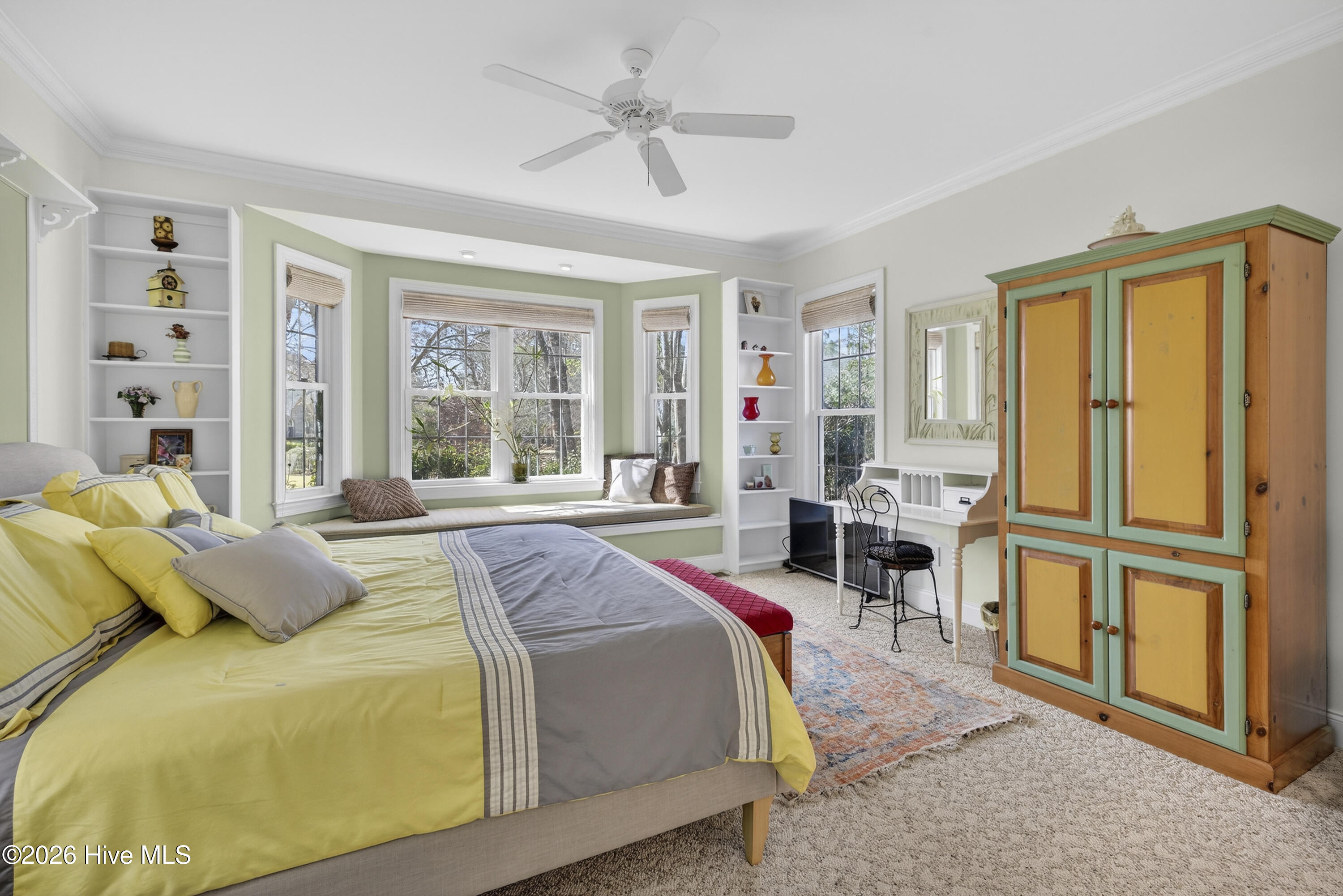 100561189 | Photo 44