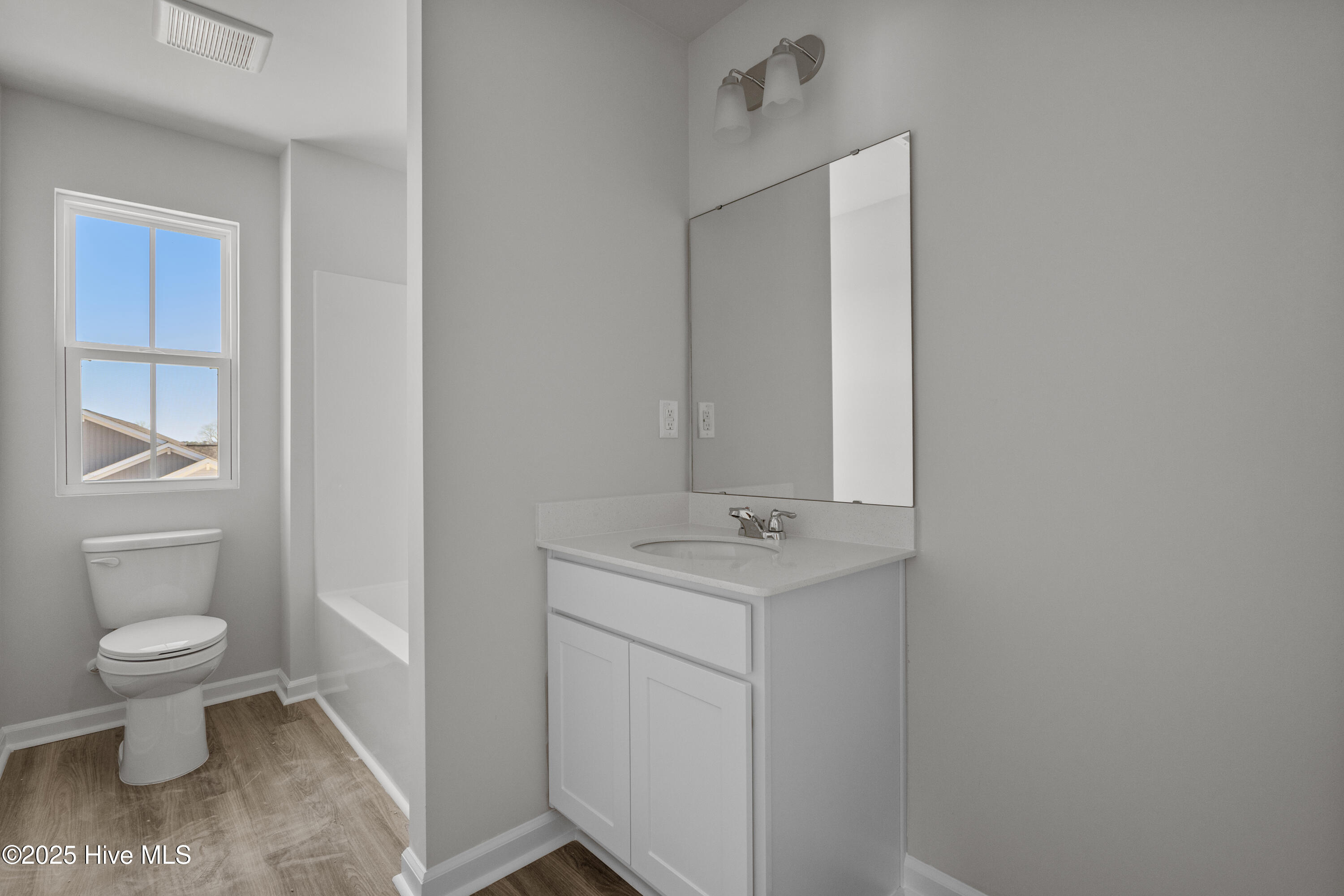 100528308 | Photo 32