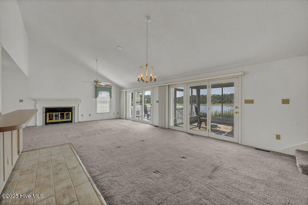 100526999 | Photo 11