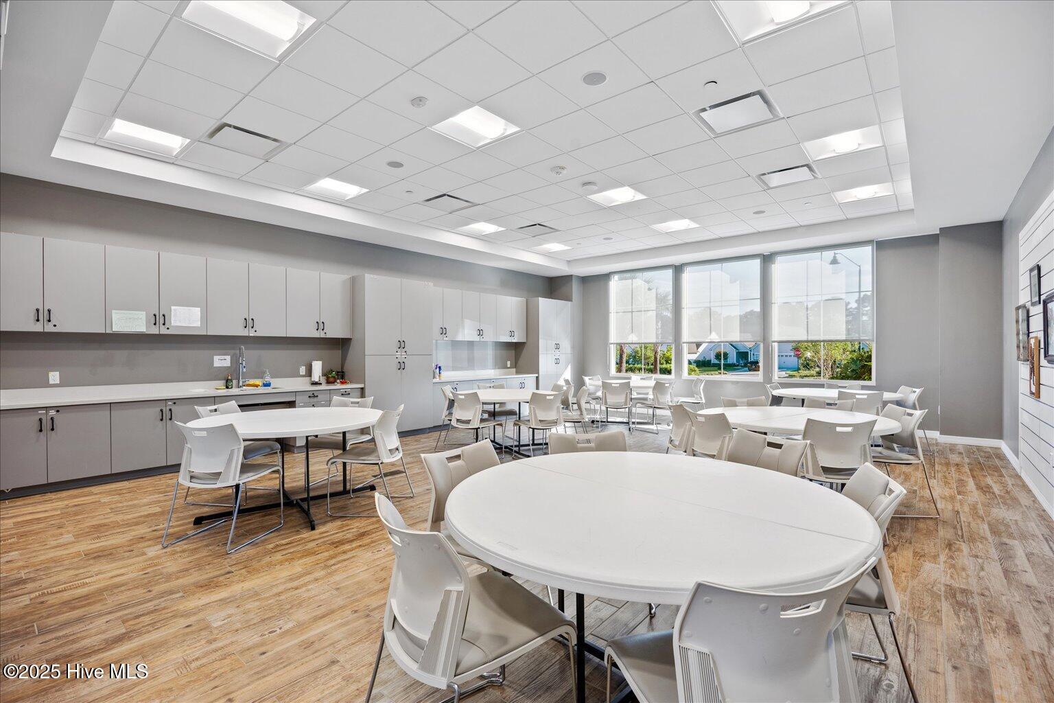 100509338 | Photo 54