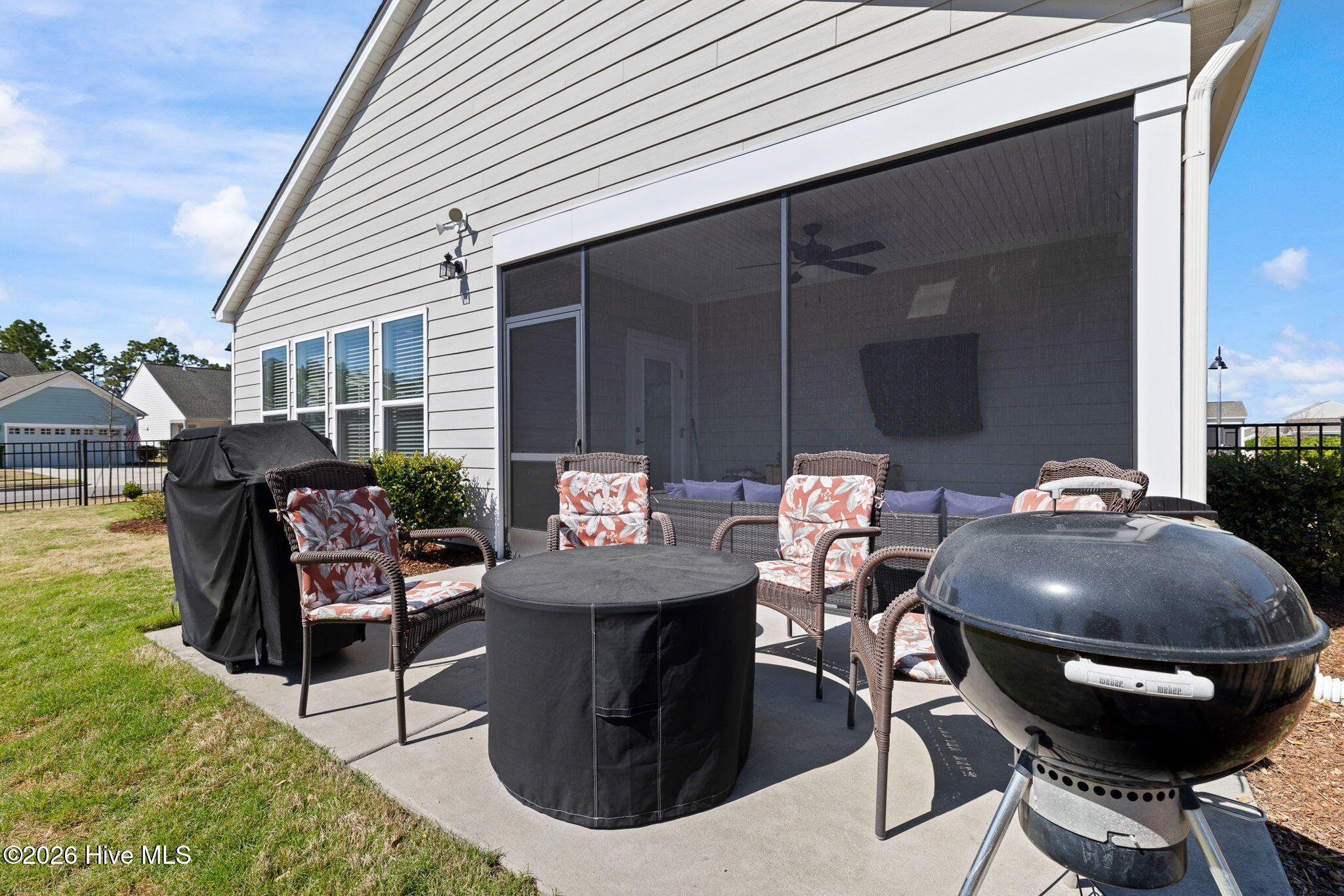 100564414 | Photo 51