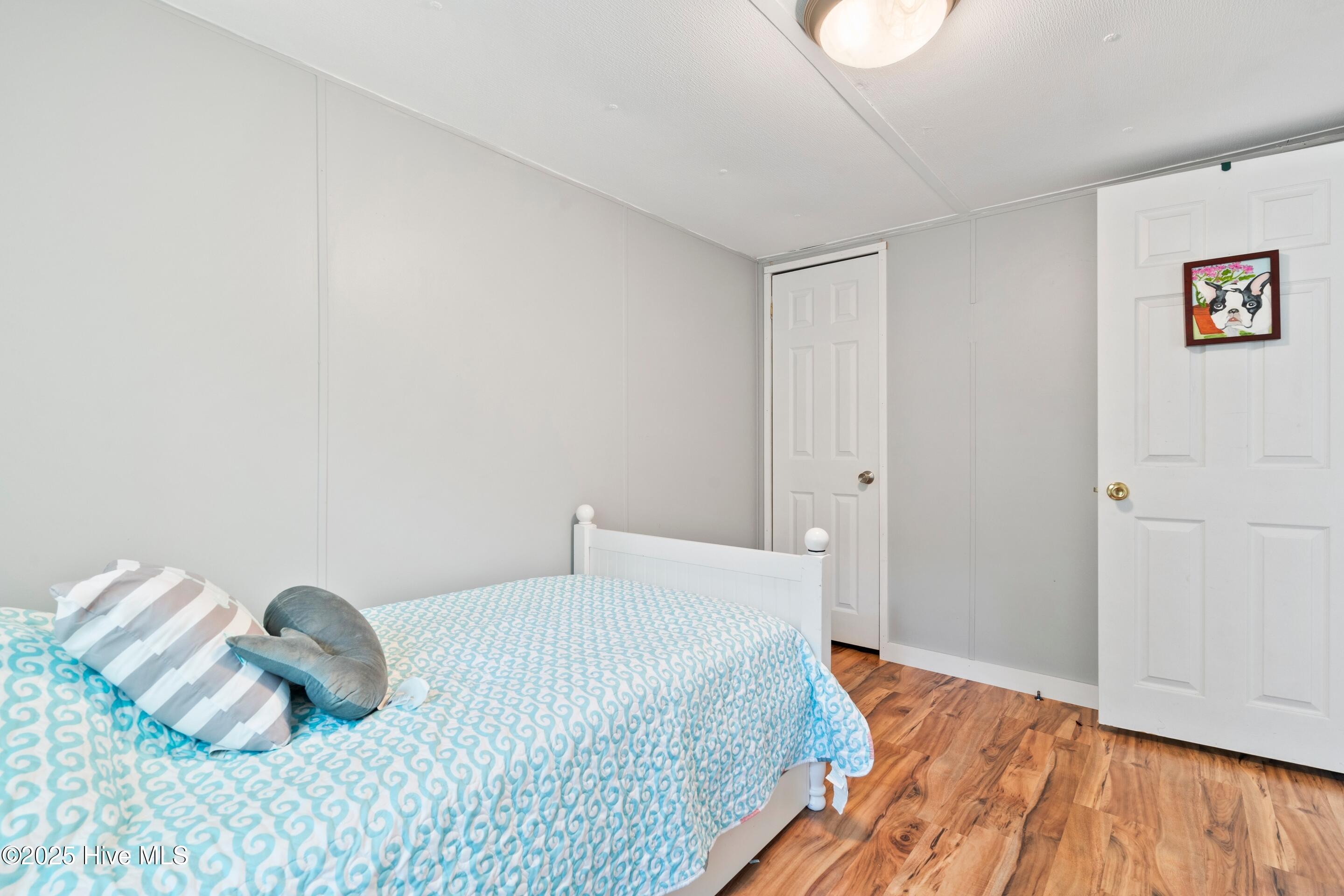 100519886 | Photo 18