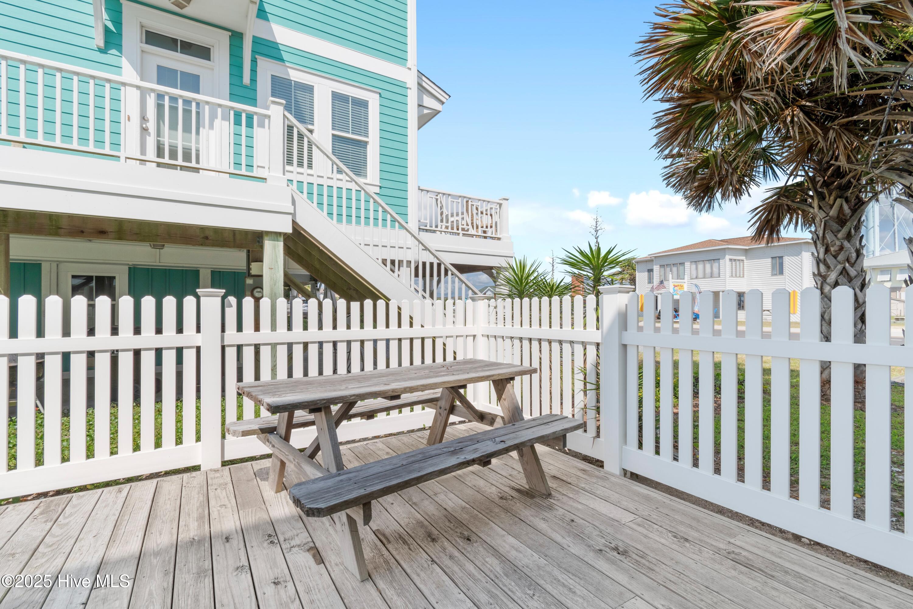 100535231 | Photo 87