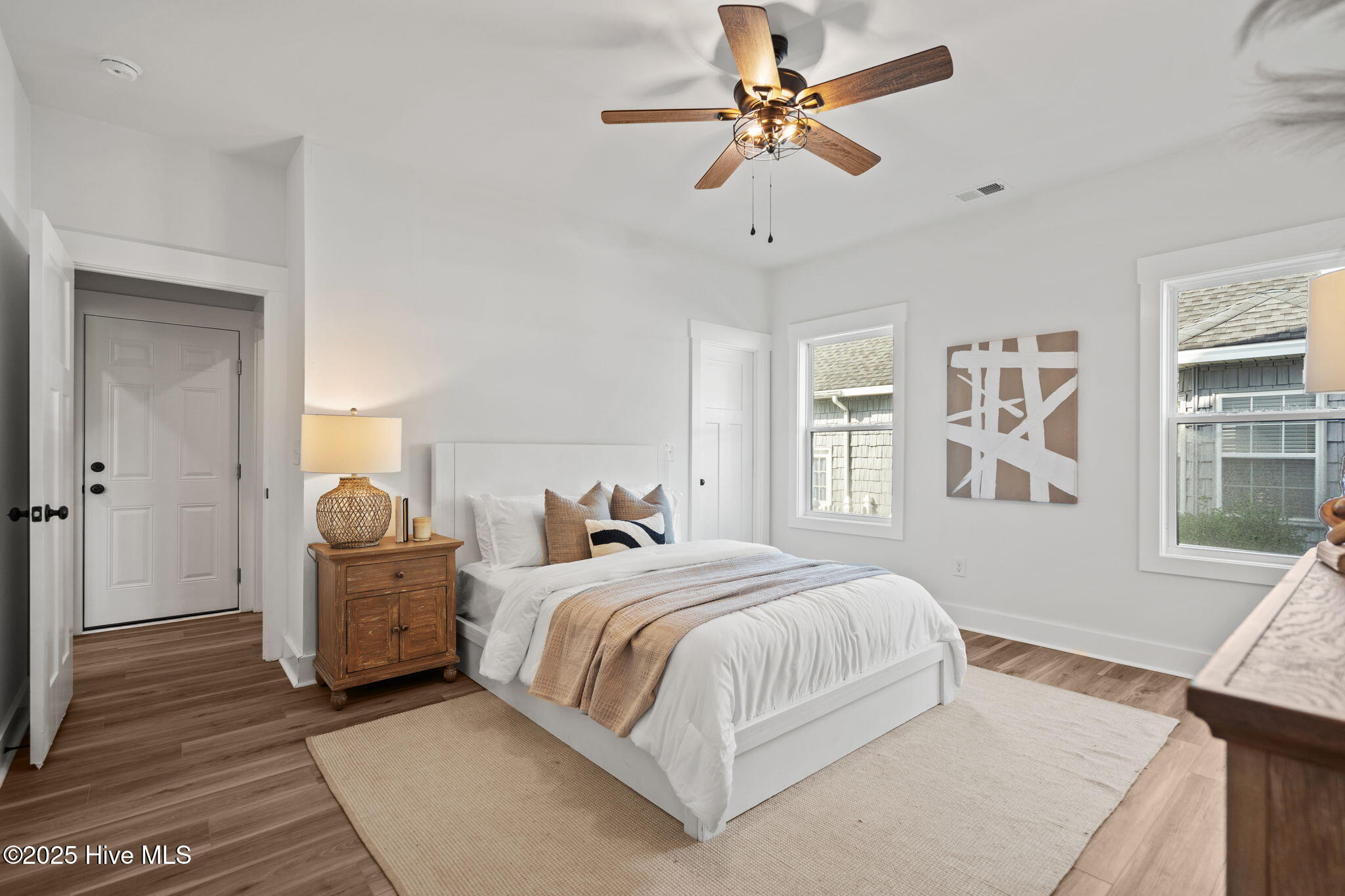 100531709 | Photo 11