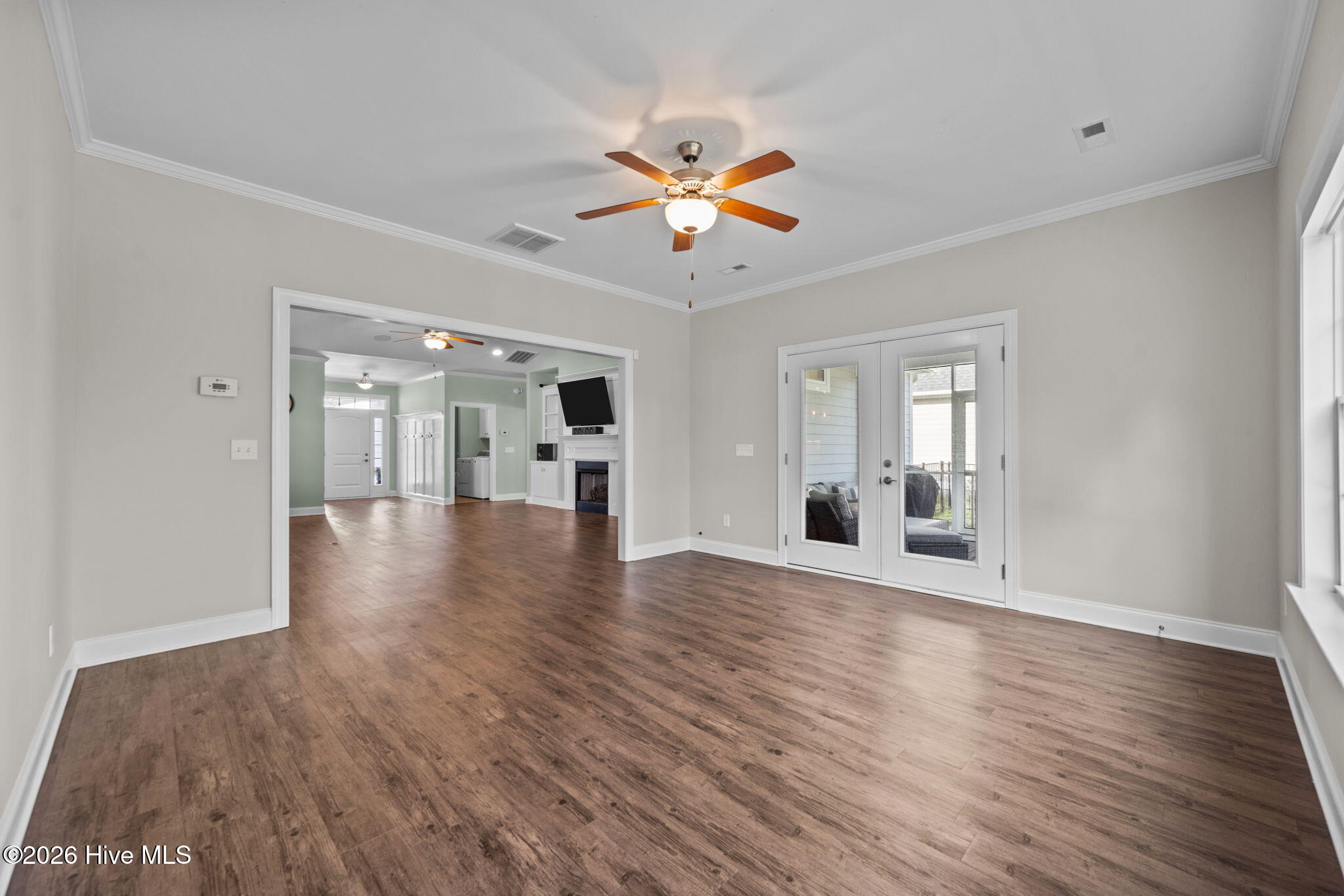 100557618 | Photo 21