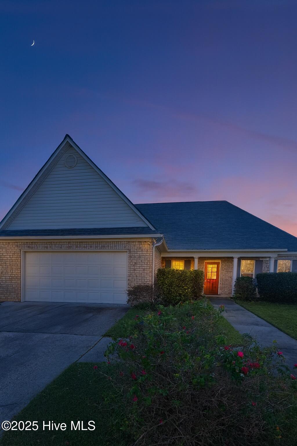 100537389 | Photo 32