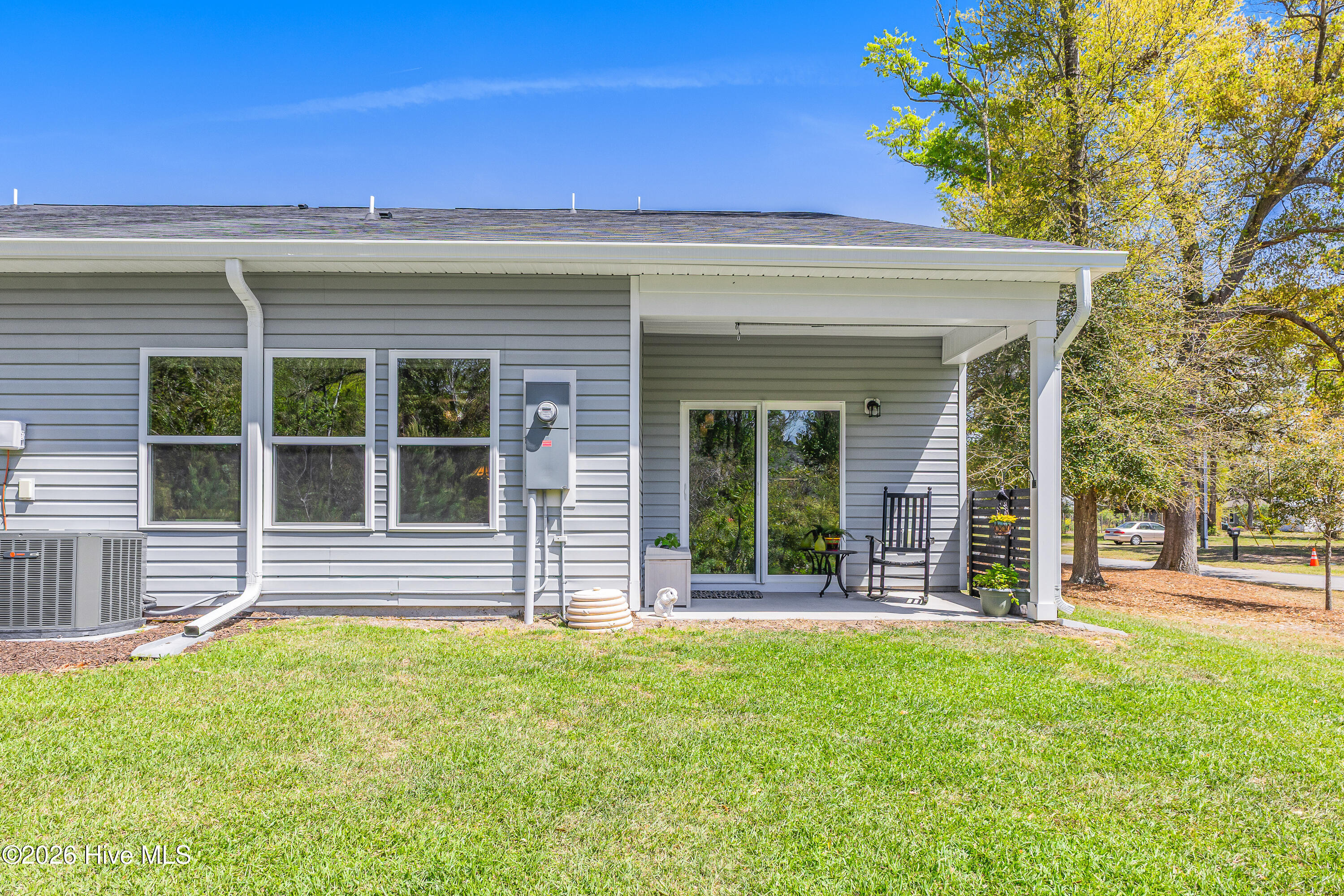 100565599 | Photo 35