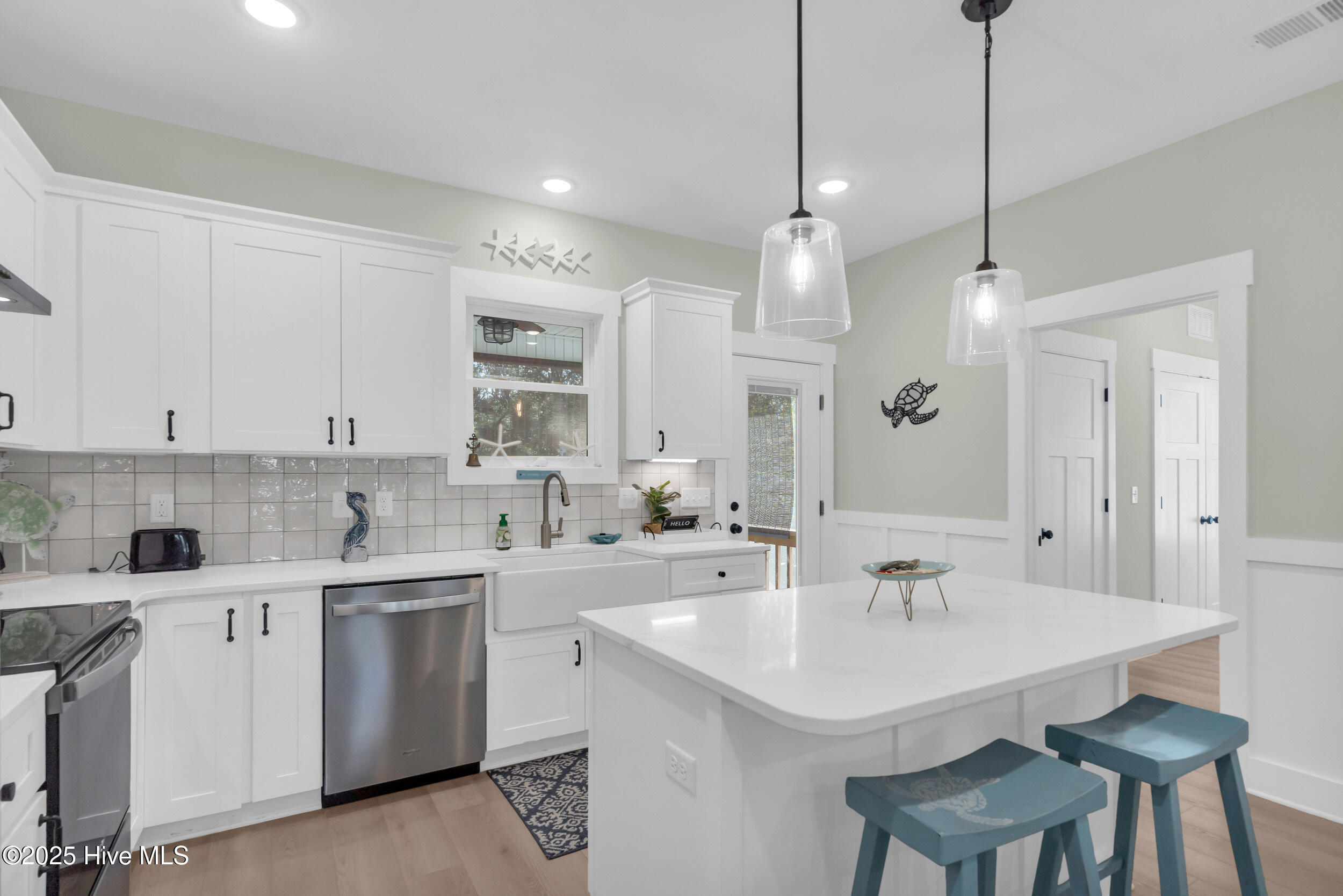 100534529 | Photo 16