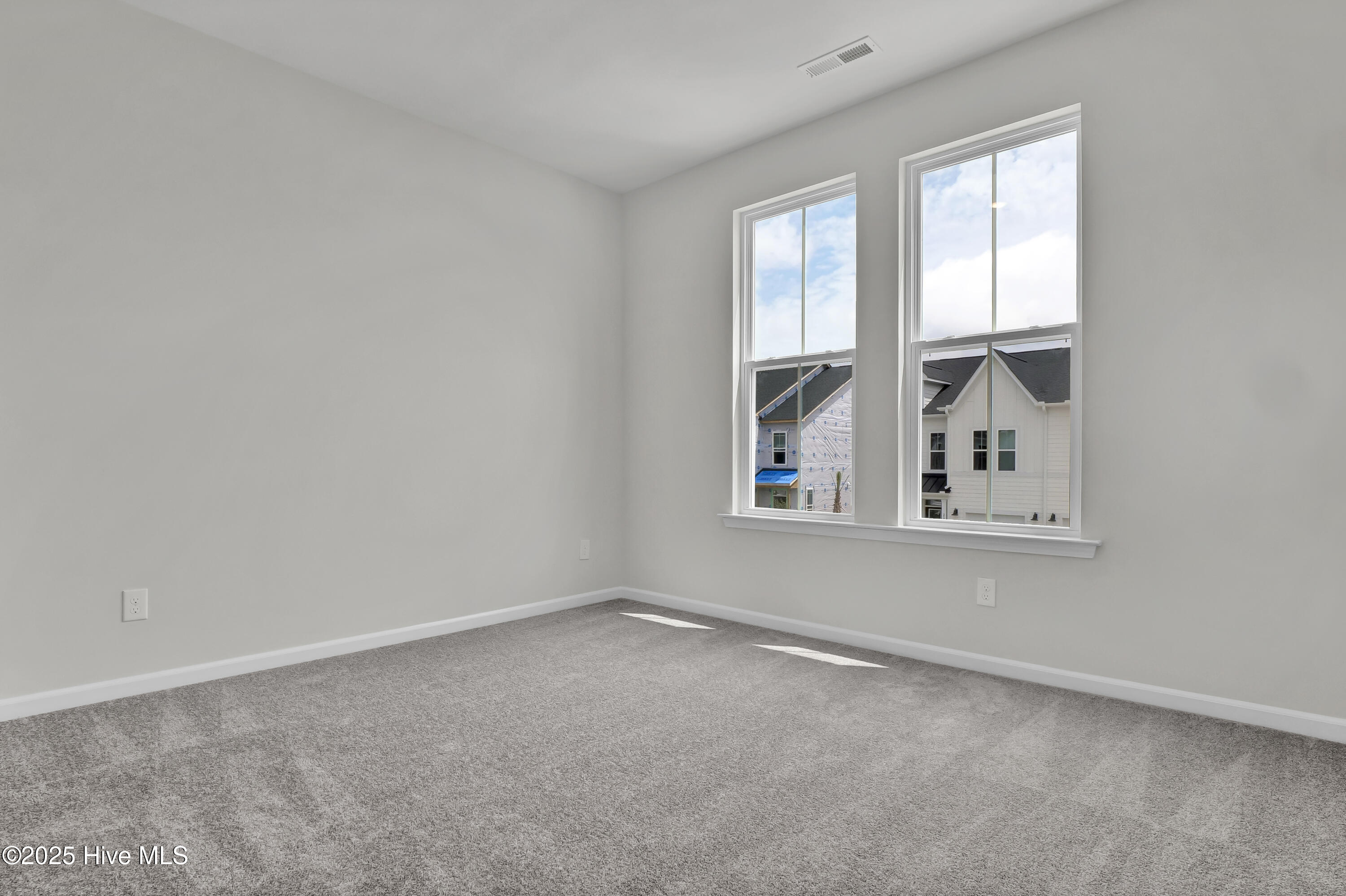 100538172 | Photo 22