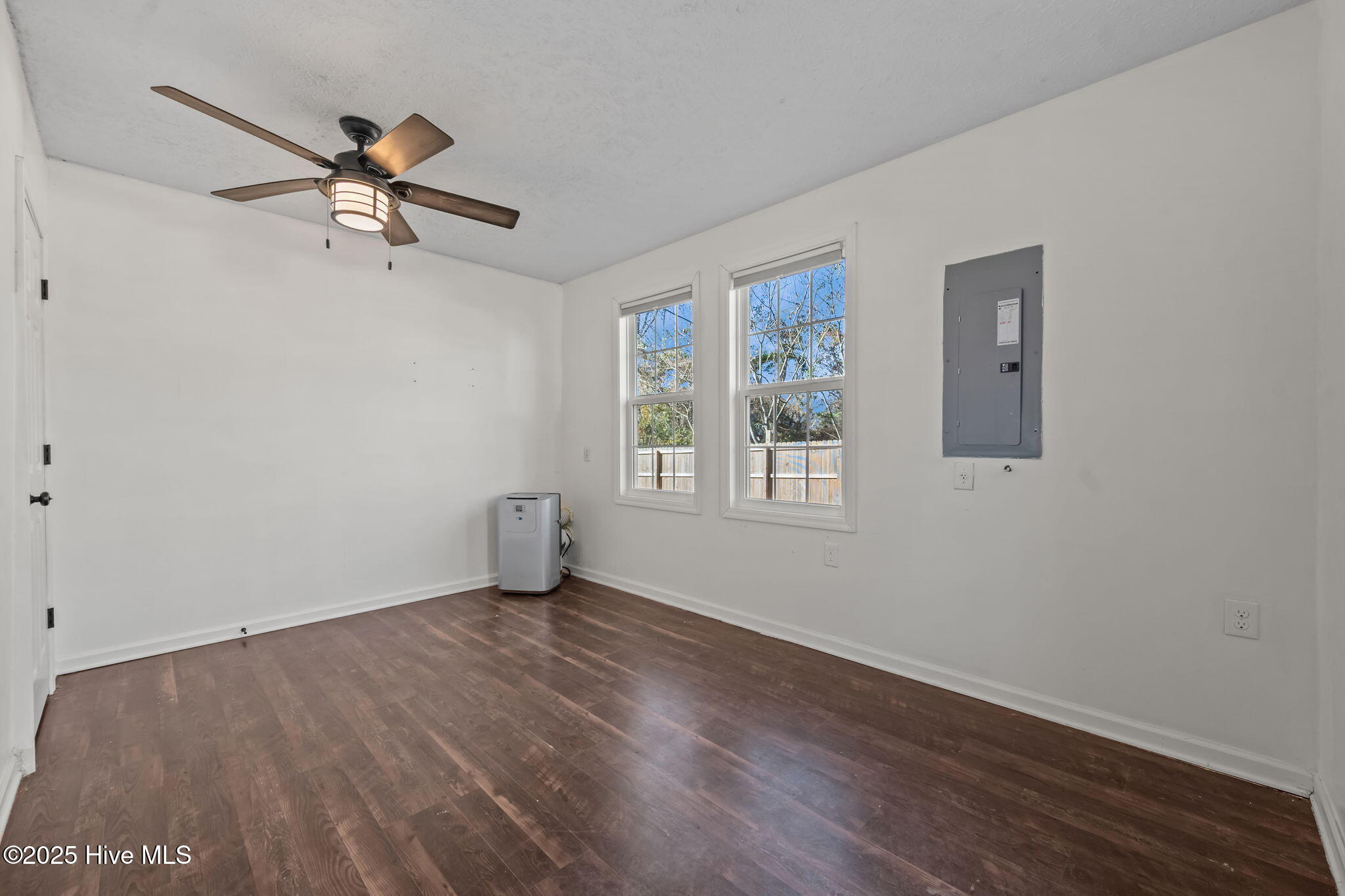 100546746 | Photo 34