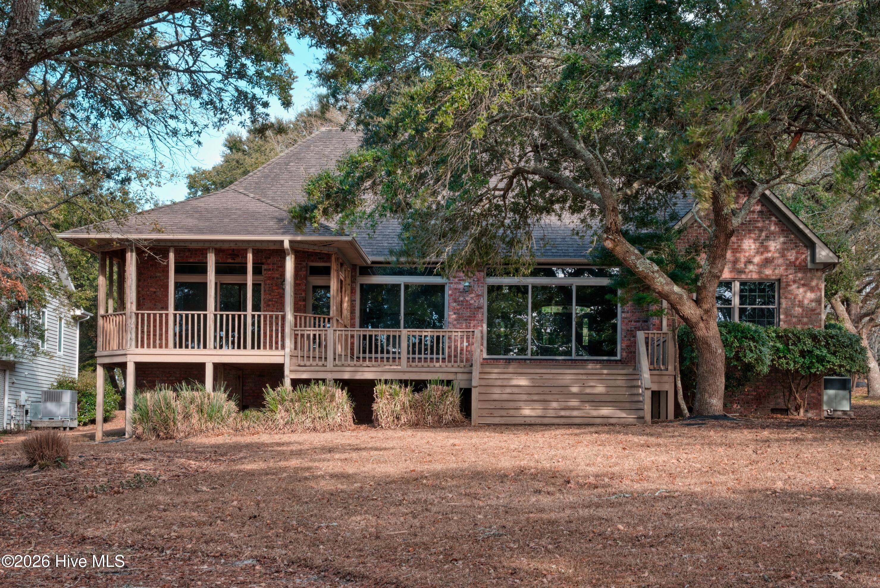 100551143 | Photo 16