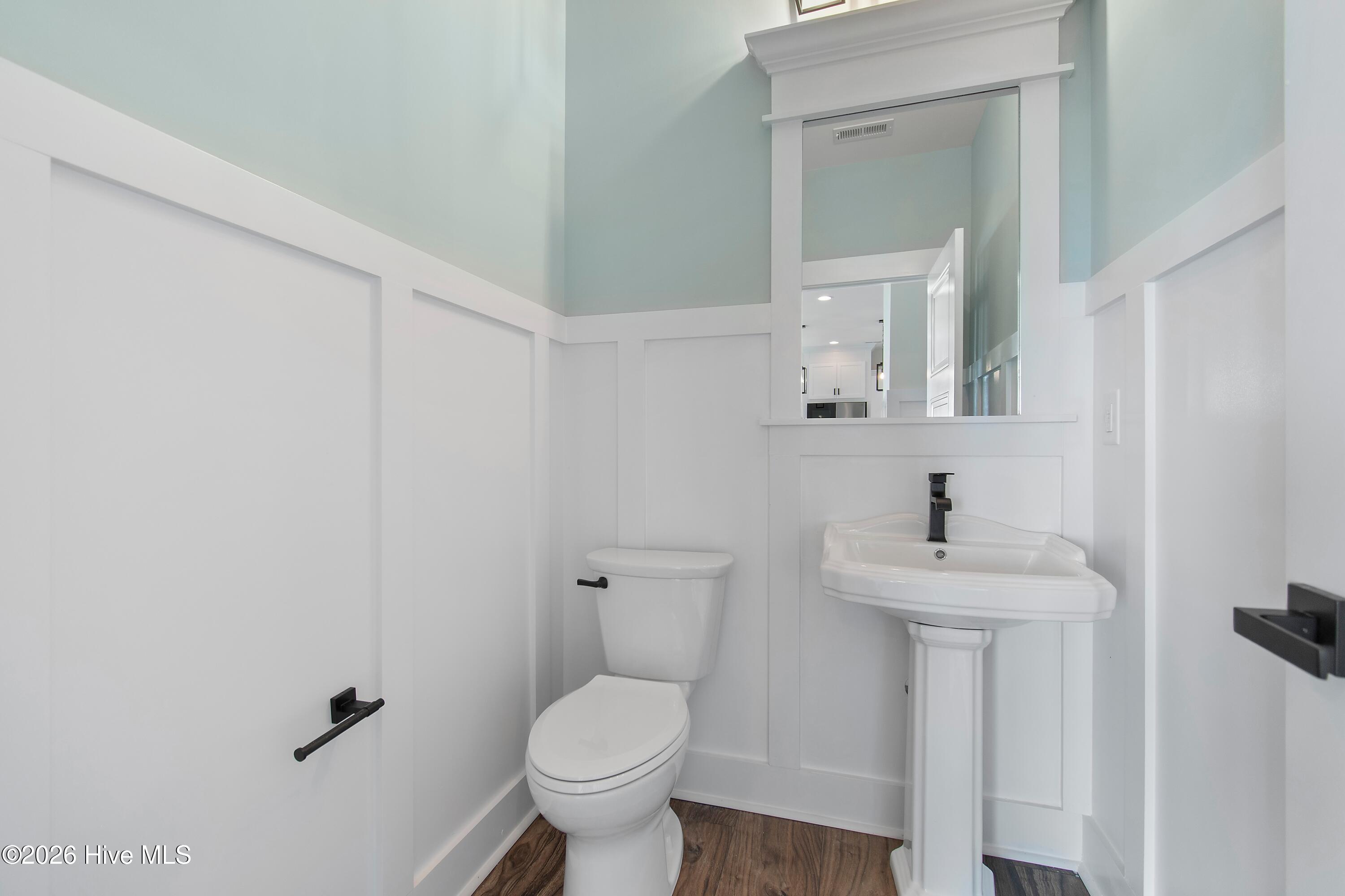 100525710 | Photo 53