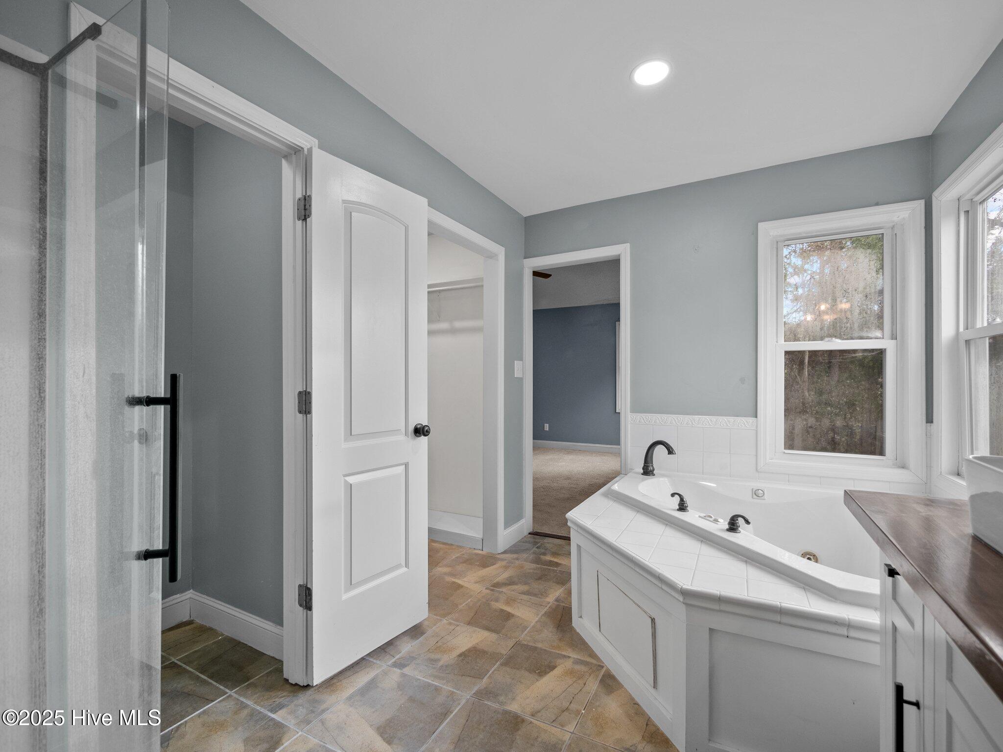 100549891 | Photo 17