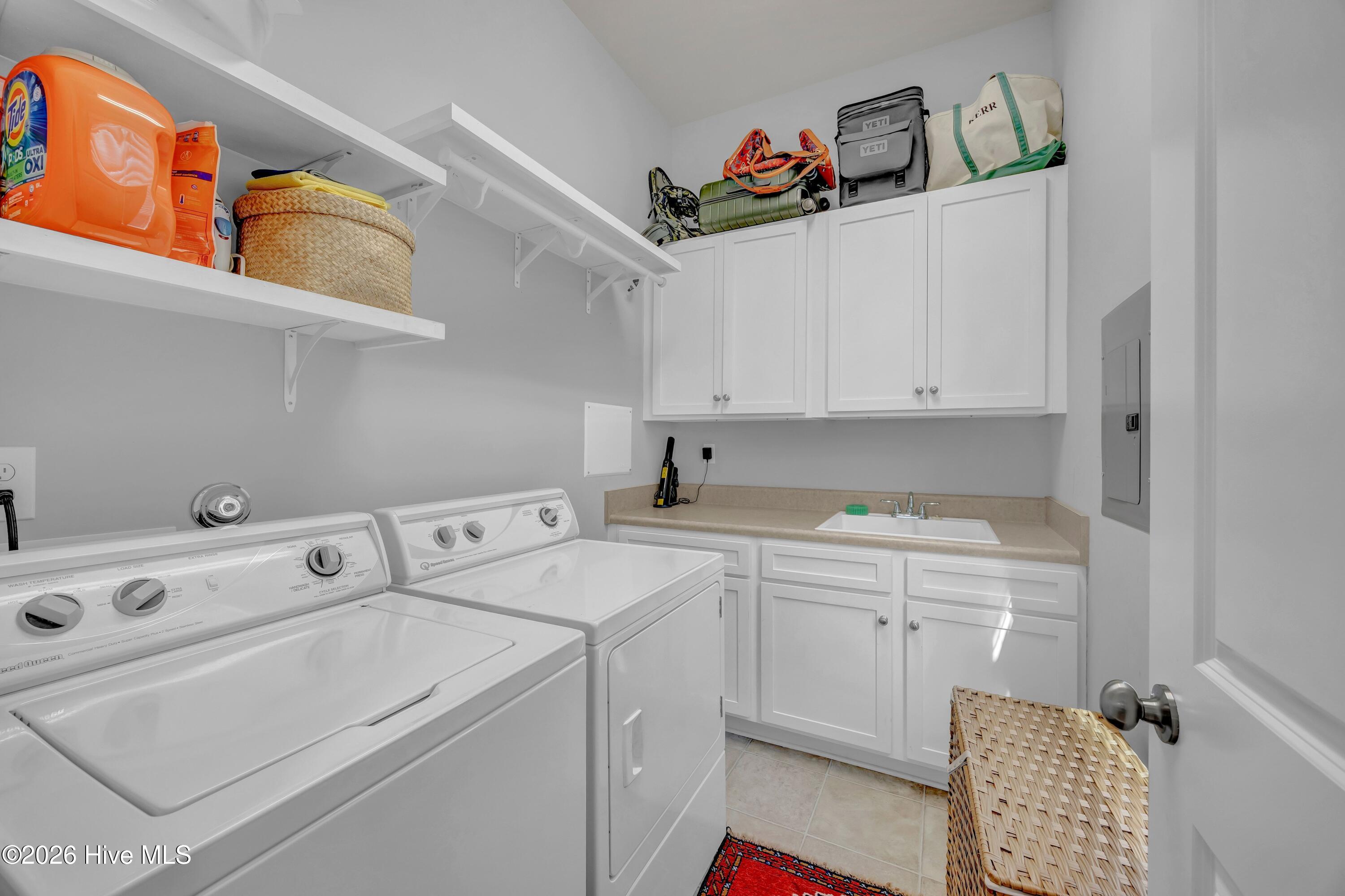 100567023 | Photo 23