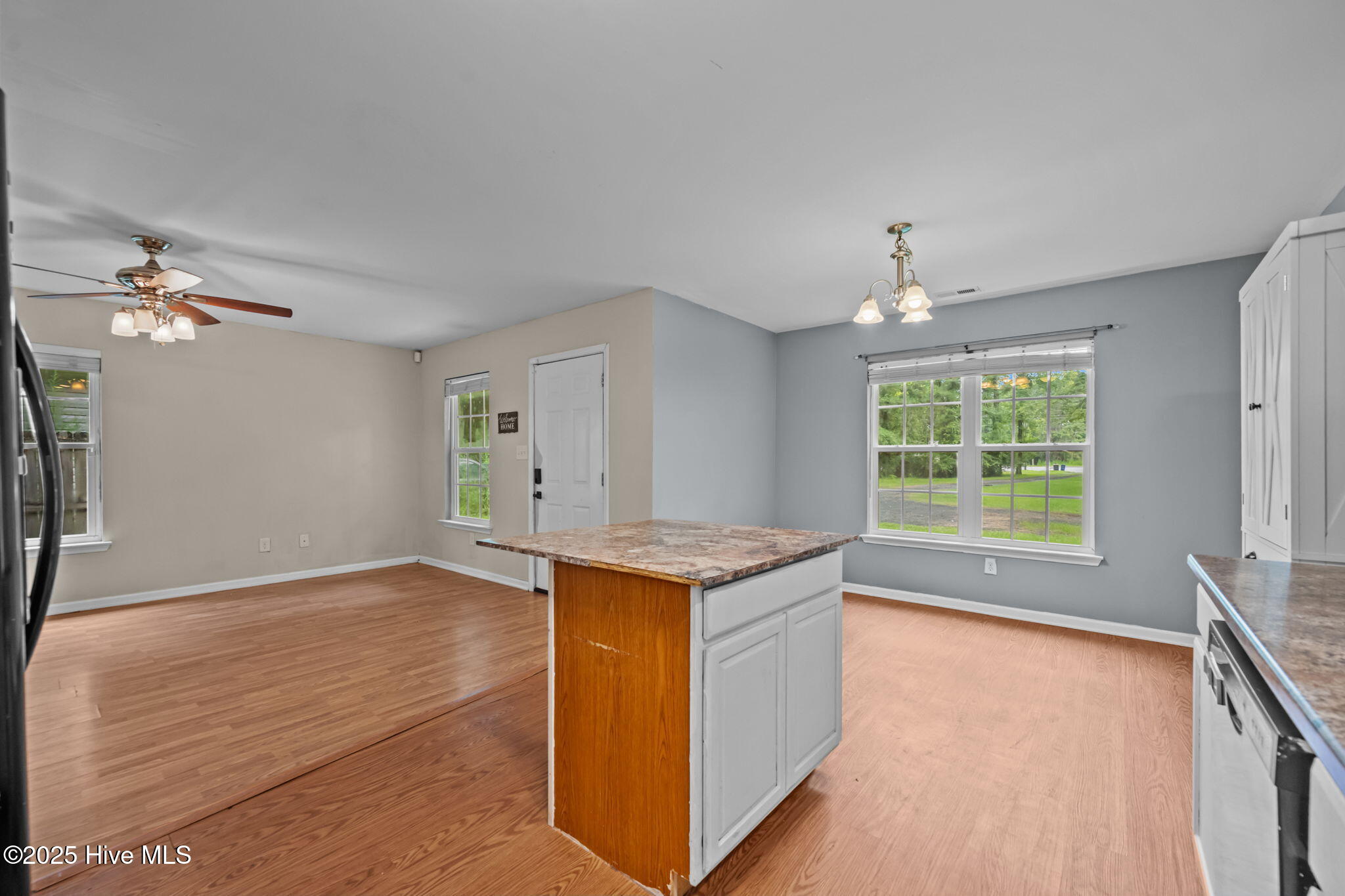 100522218 | Photo 15