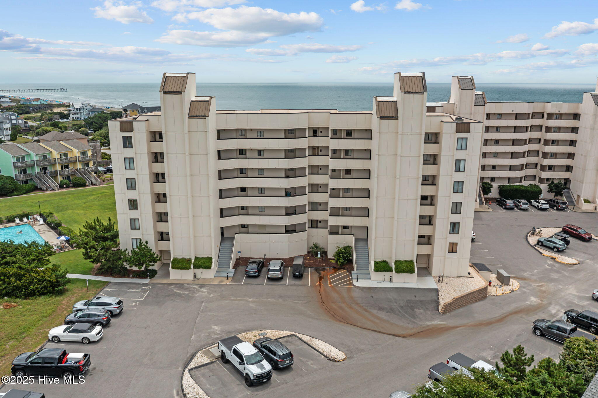 100520425 | Photo 14