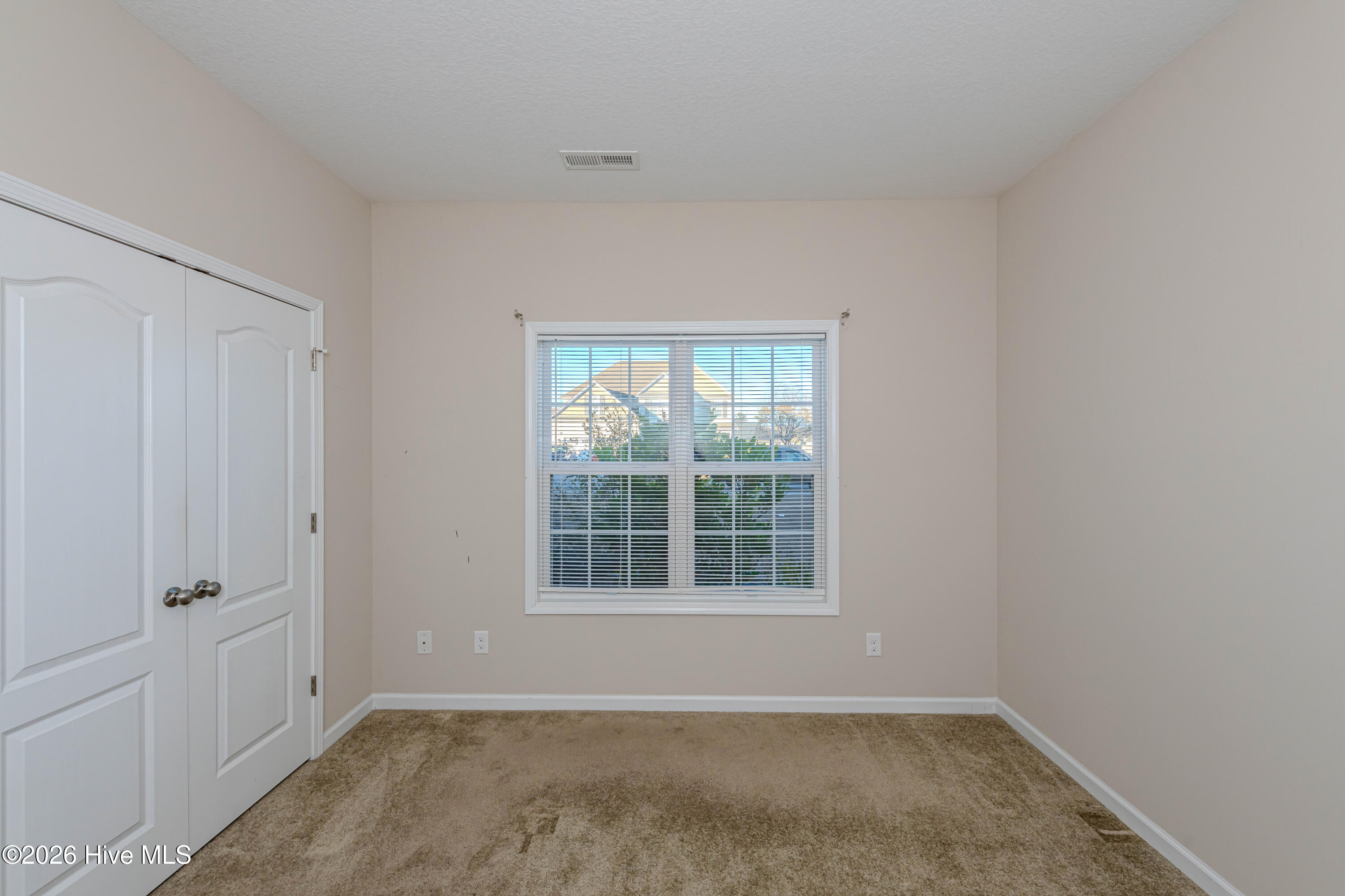 100549847 | Photo 26