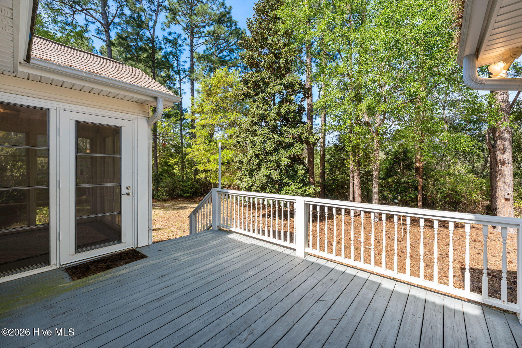 100567184 | Photo 36