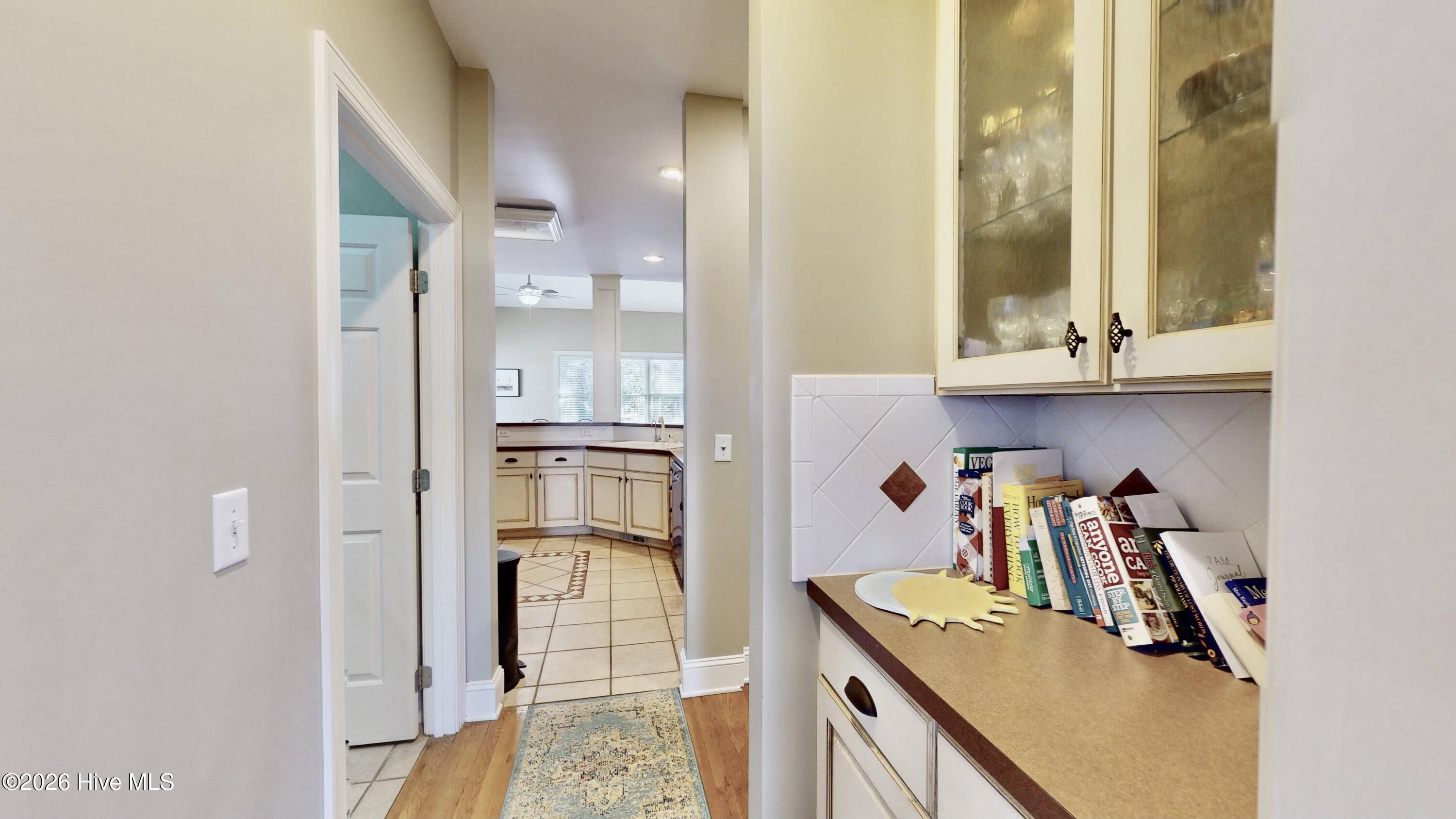 100549093 | Photo 16