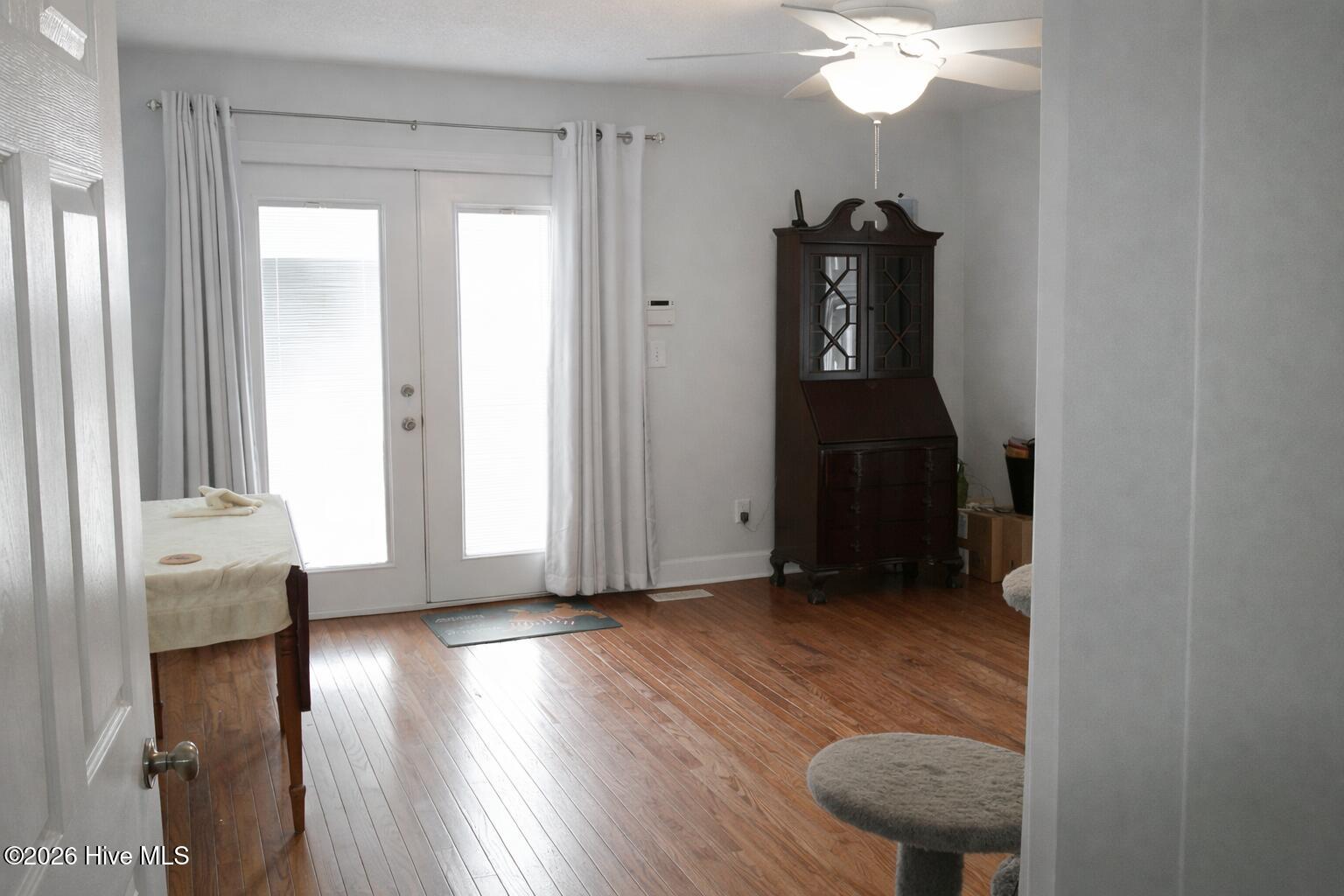 100544114 | Photo 28