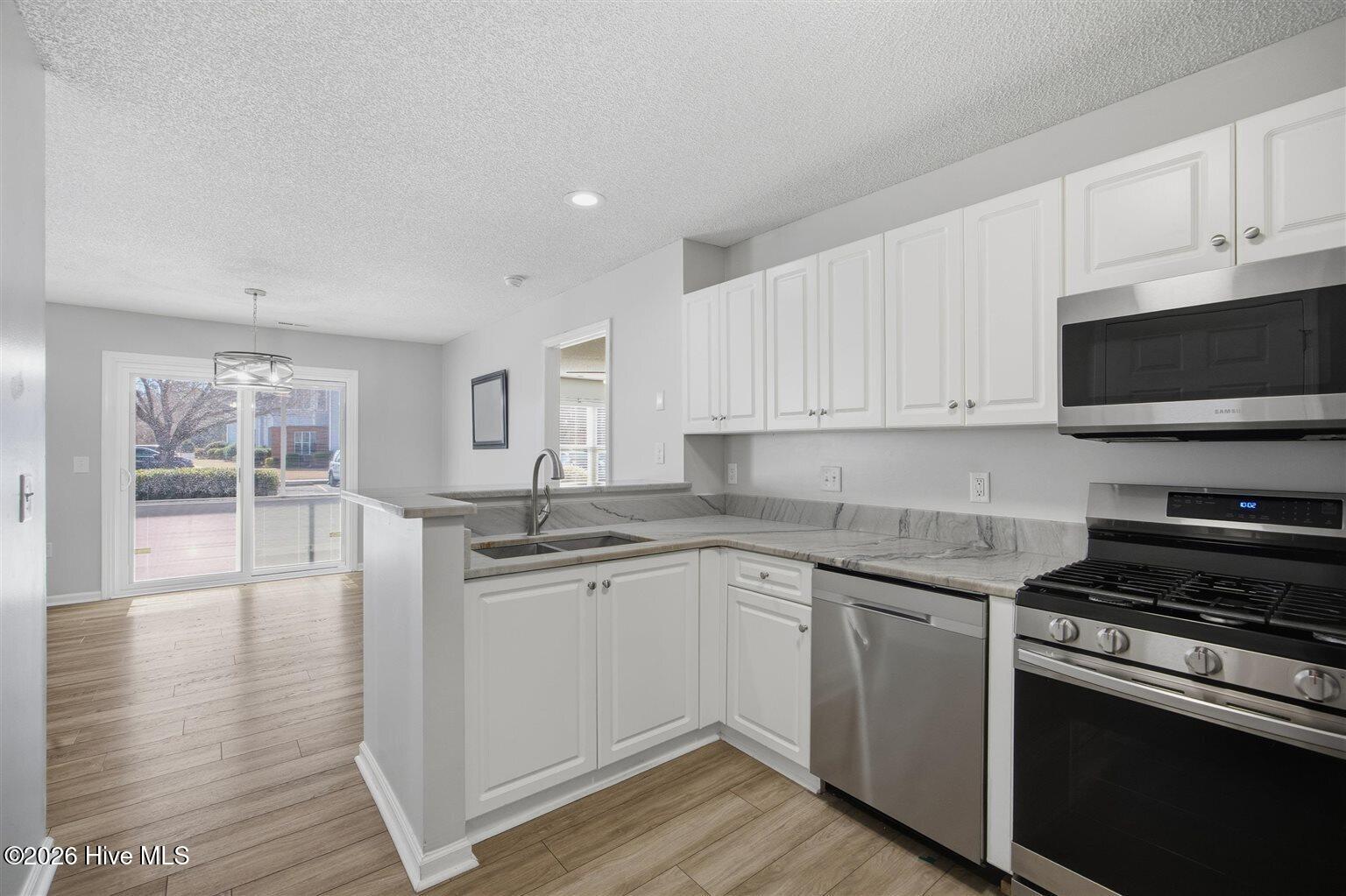 100554604 | Photo 27