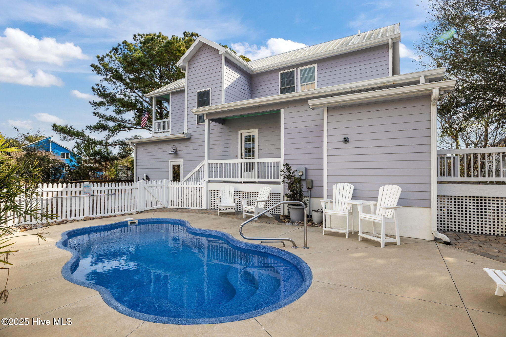 100555260 | Photo 61