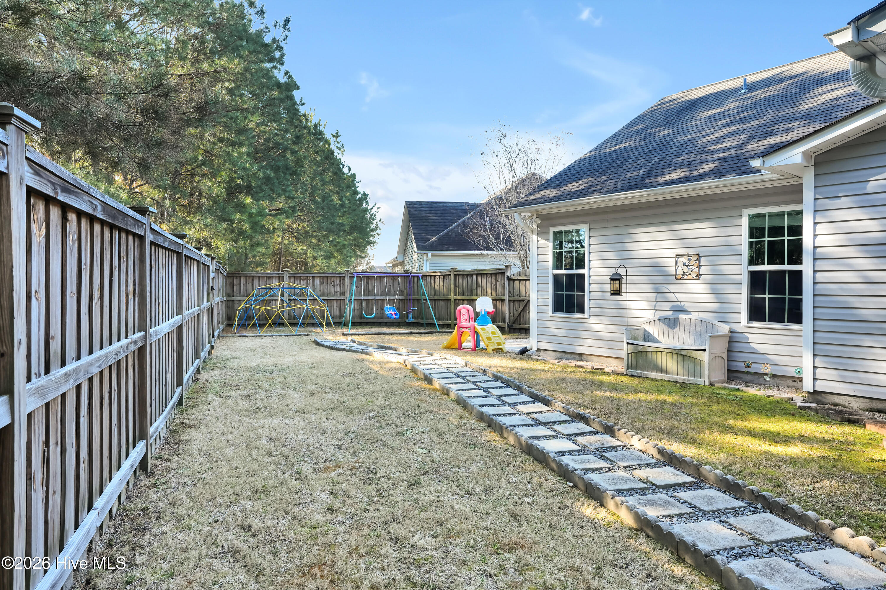 100553723 | Photo 32