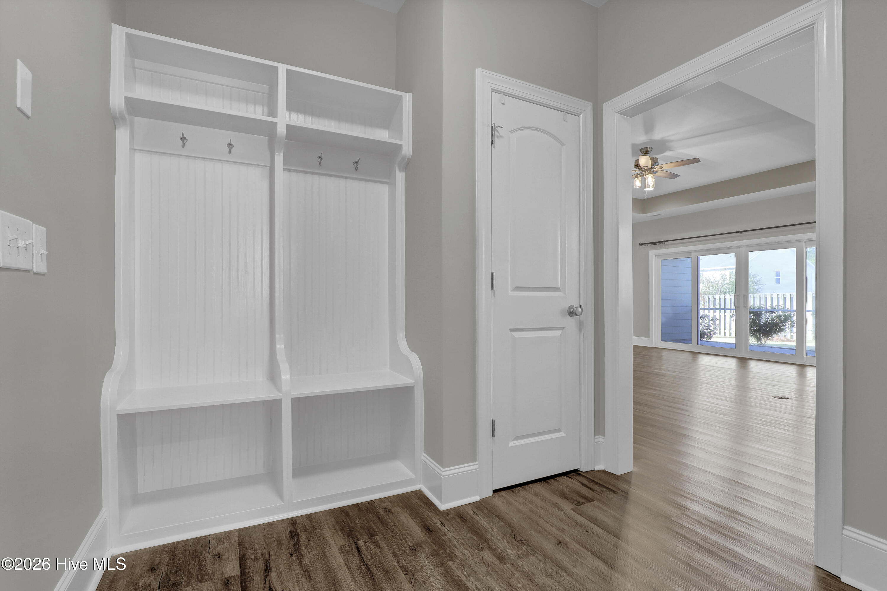 100564151 | Photo 24