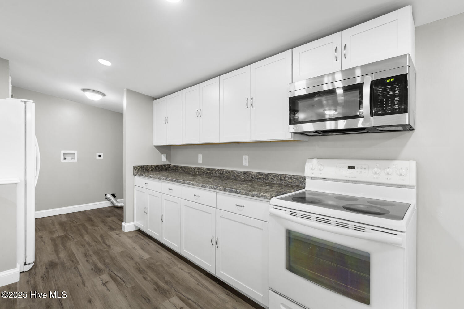 100535202 | Photo 10