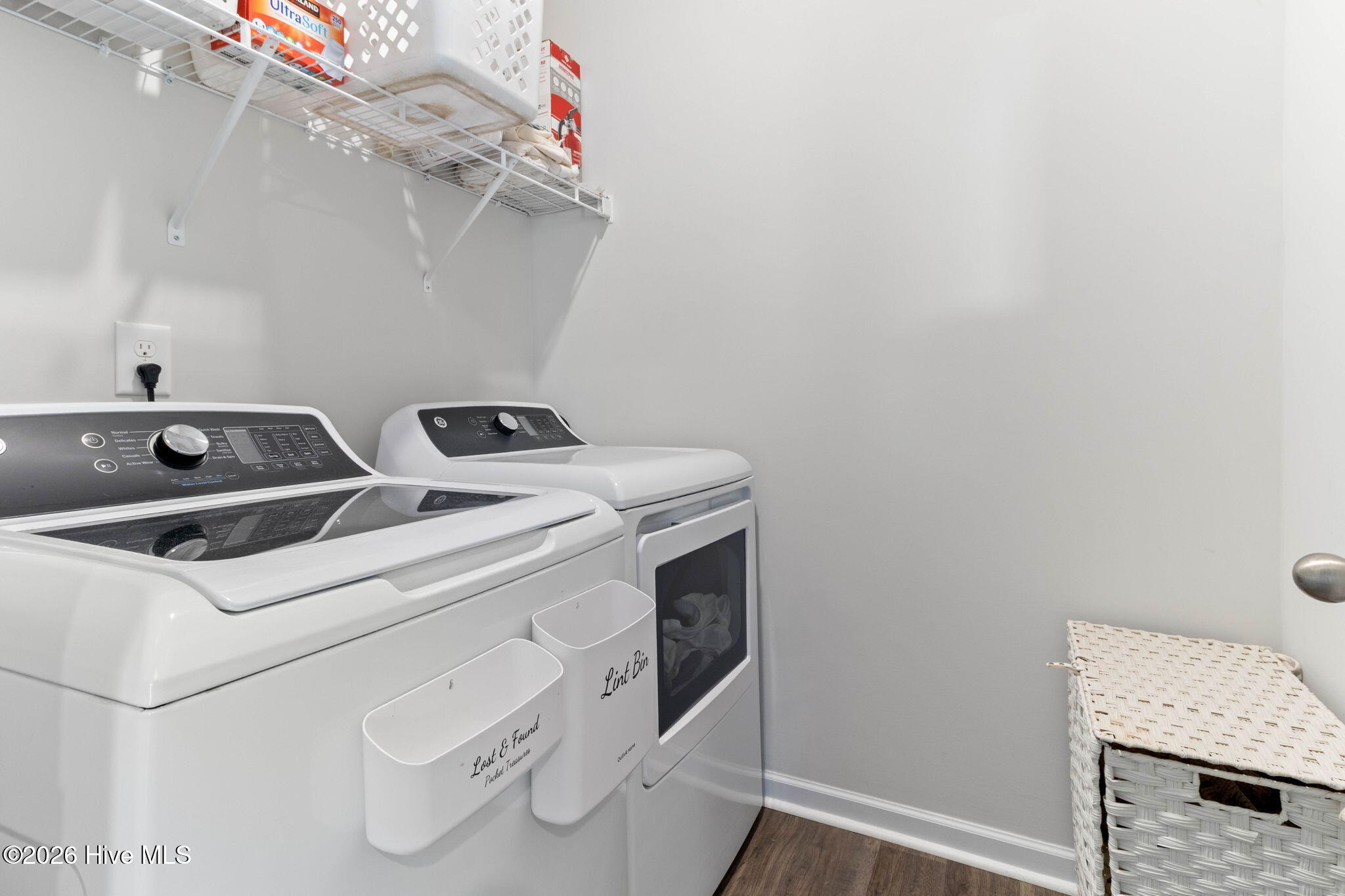 100561989 | Photo 10