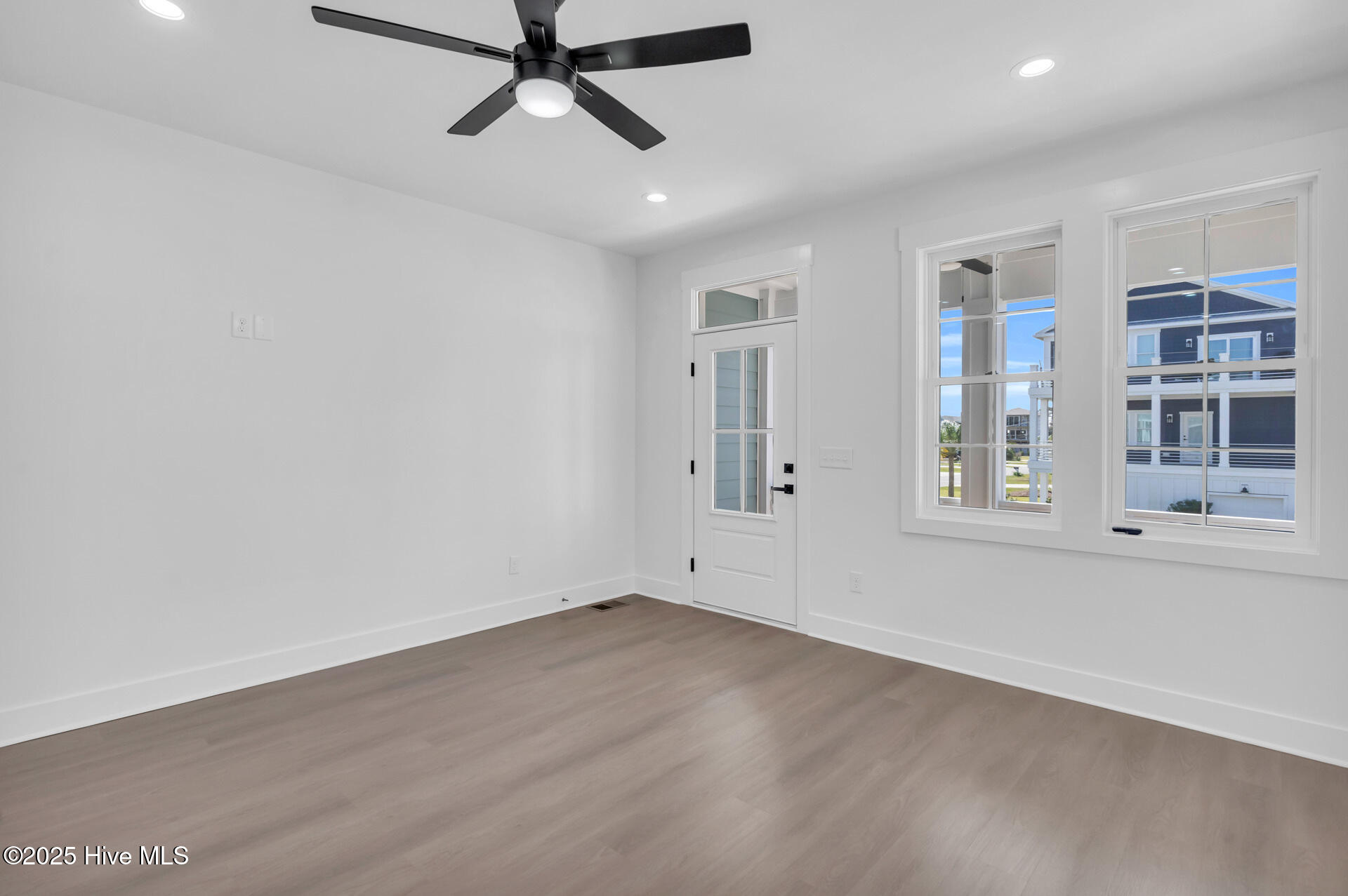 100534811 | Photo 10