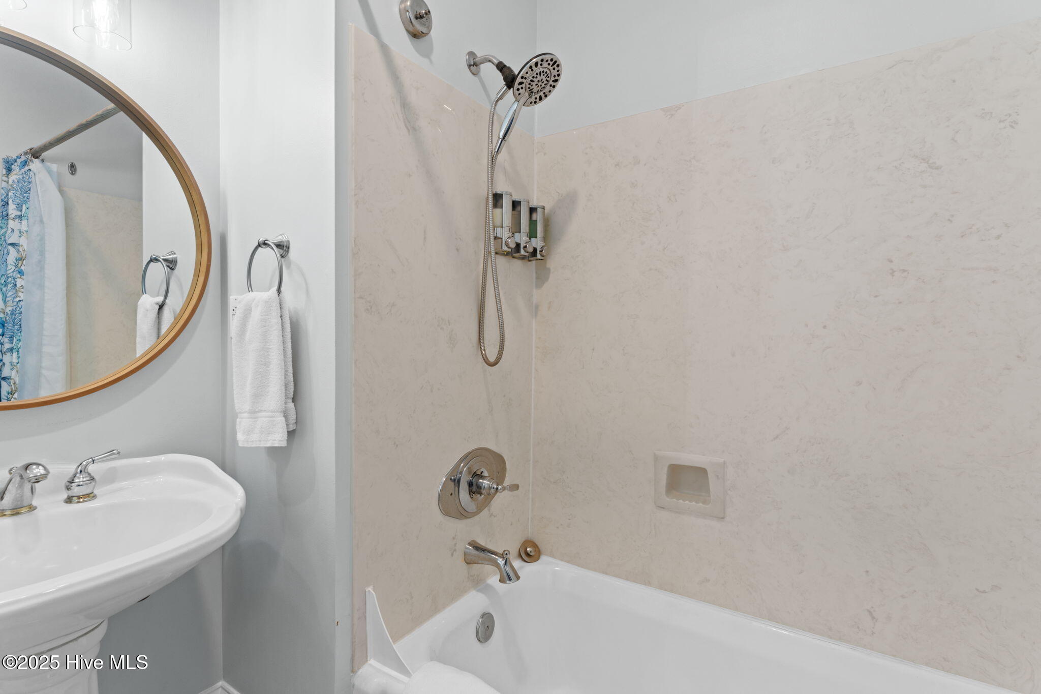 100518658 | Photo 31