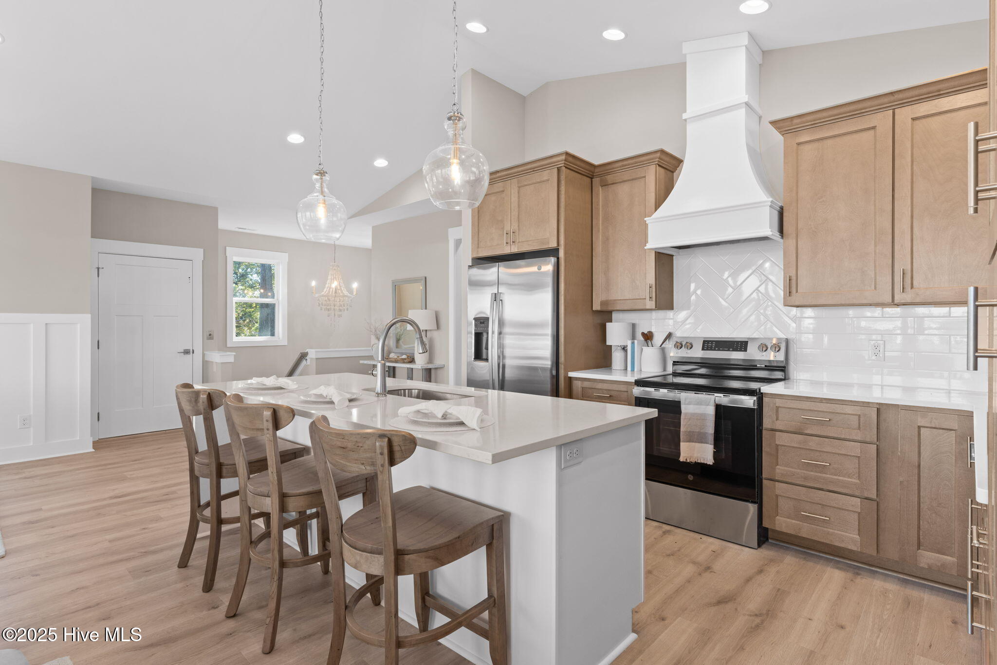 100485023 | Photo 15