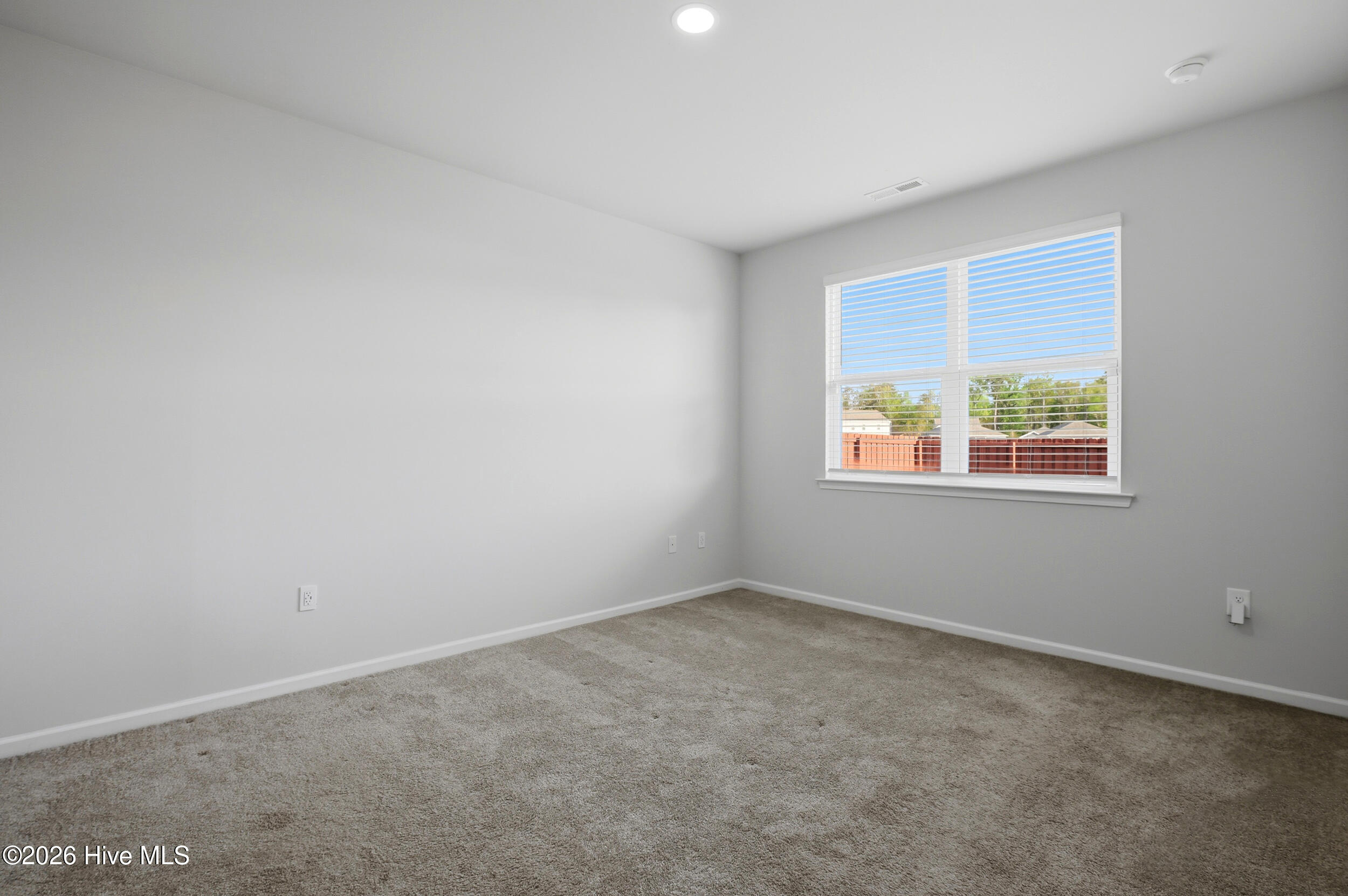 100563269 | Photo 13