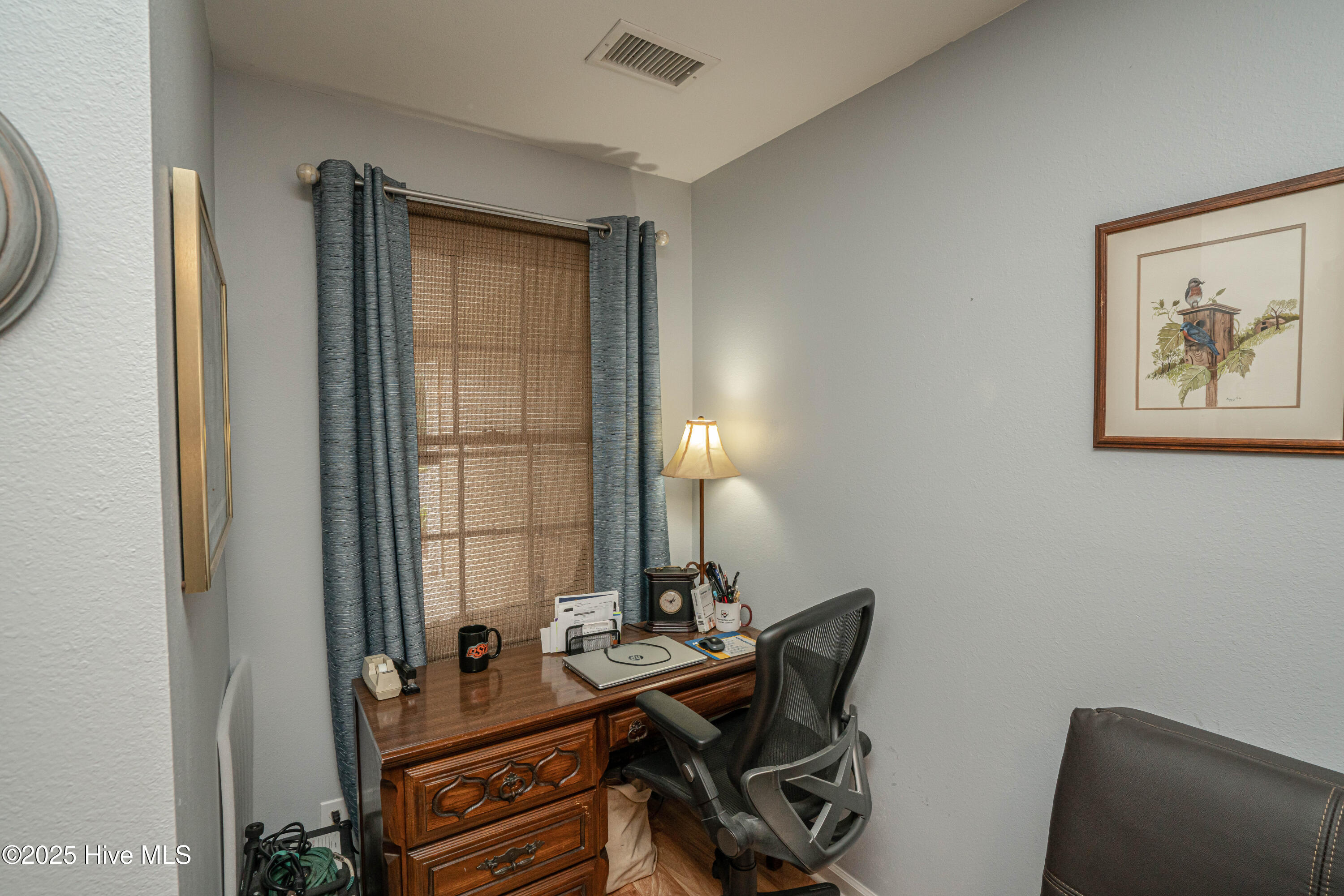 100536080 | Photo 32