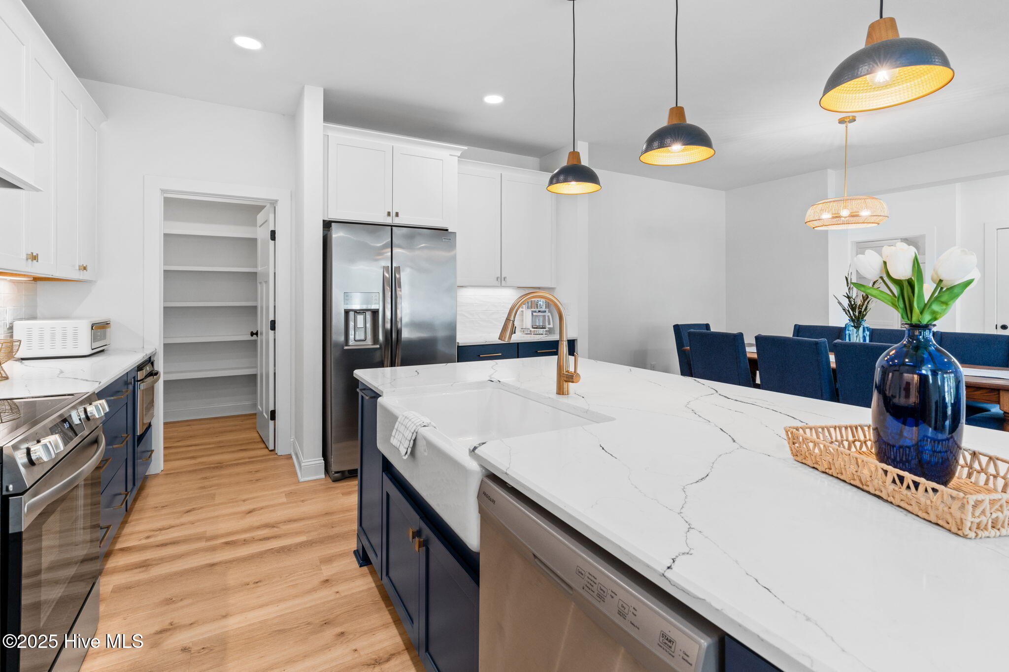 100548634 | Photo 21