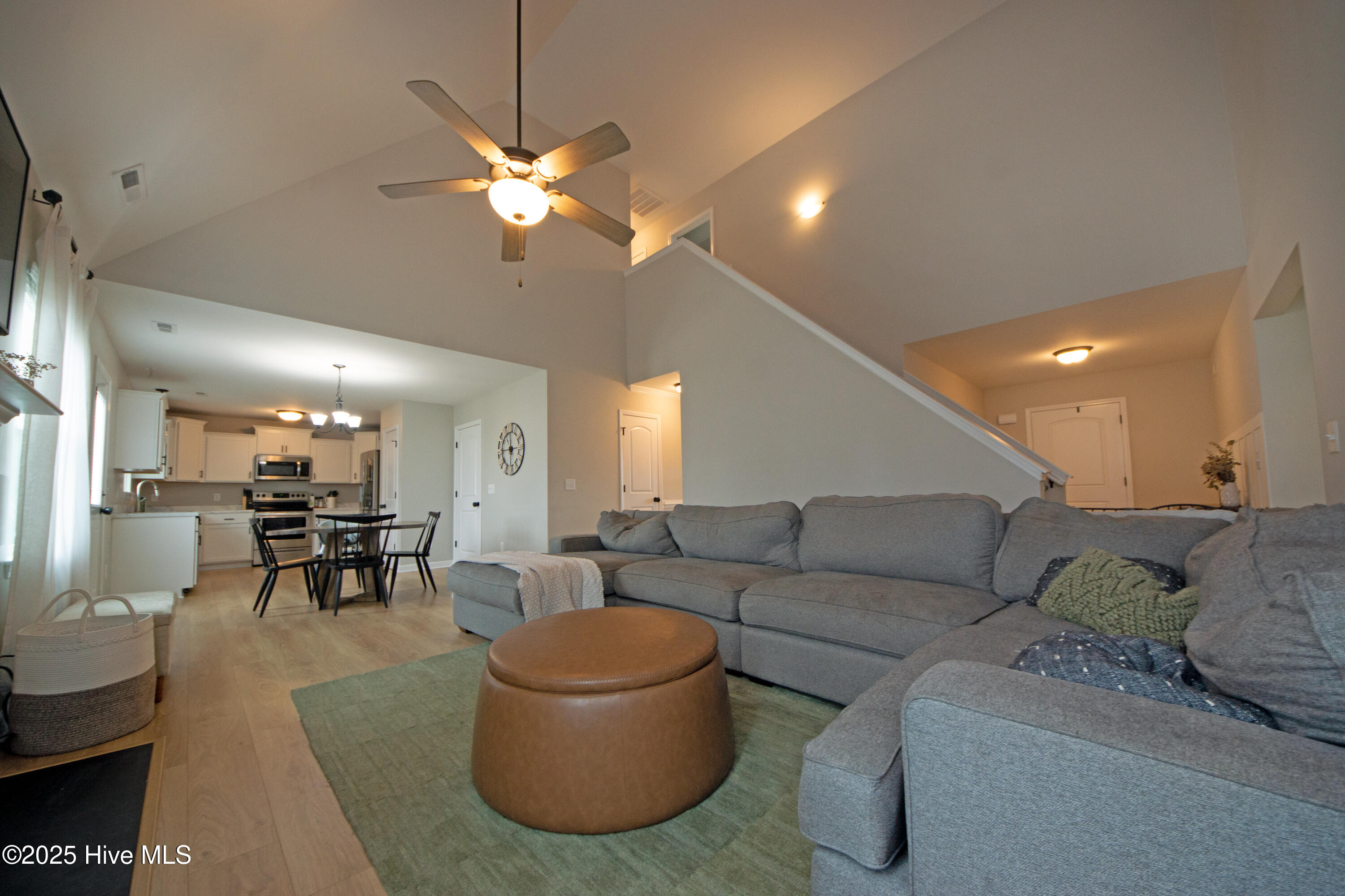 100539129 | Photo 22