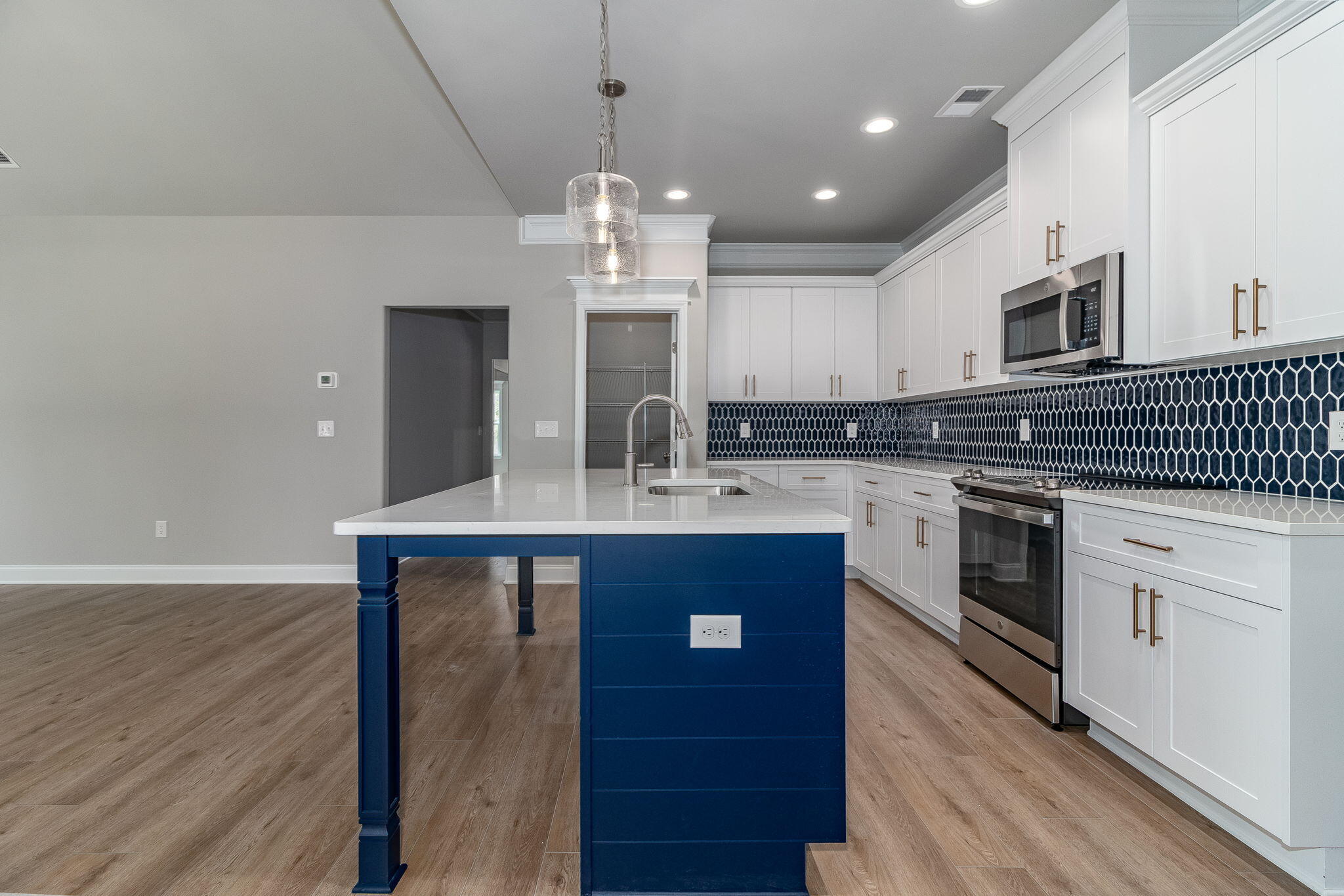 14-web-or-mls-2522 LAURENS ST. ©--3