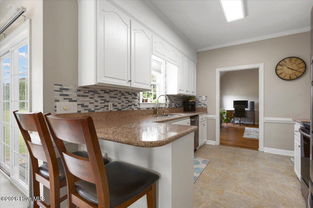 Bar area to kitchen window