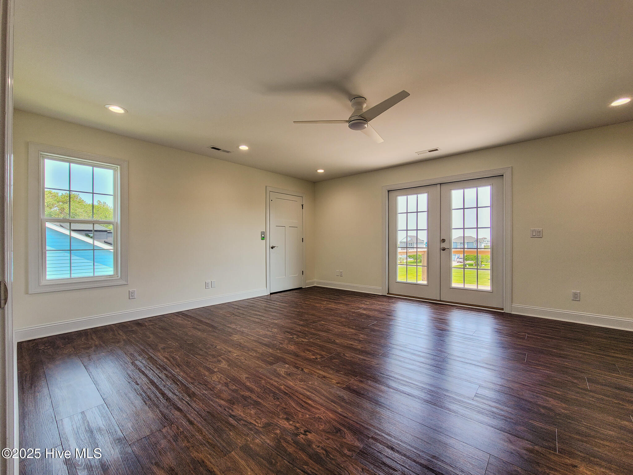 100511254 | Photo 48