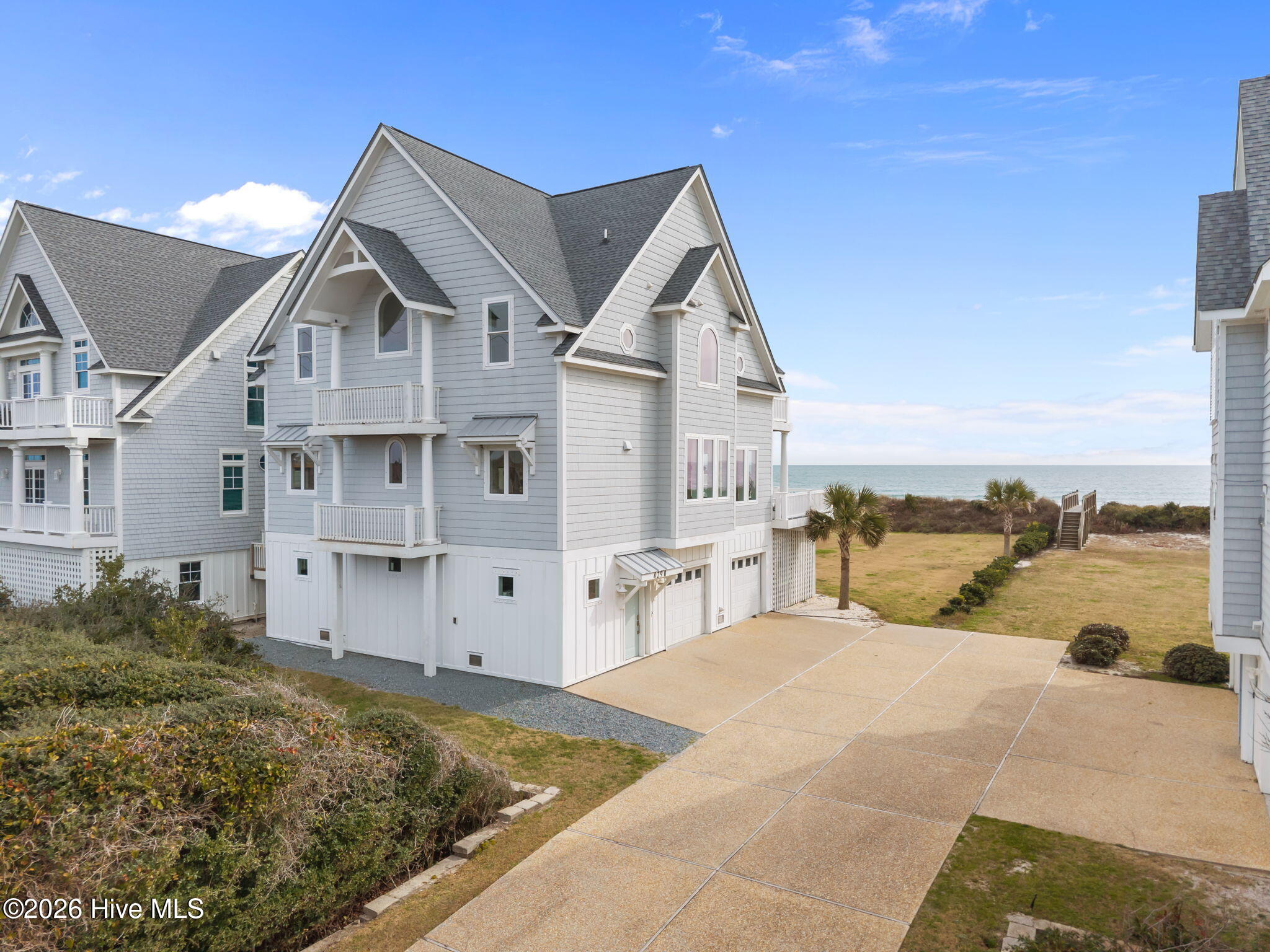 100556459 | Photo 51