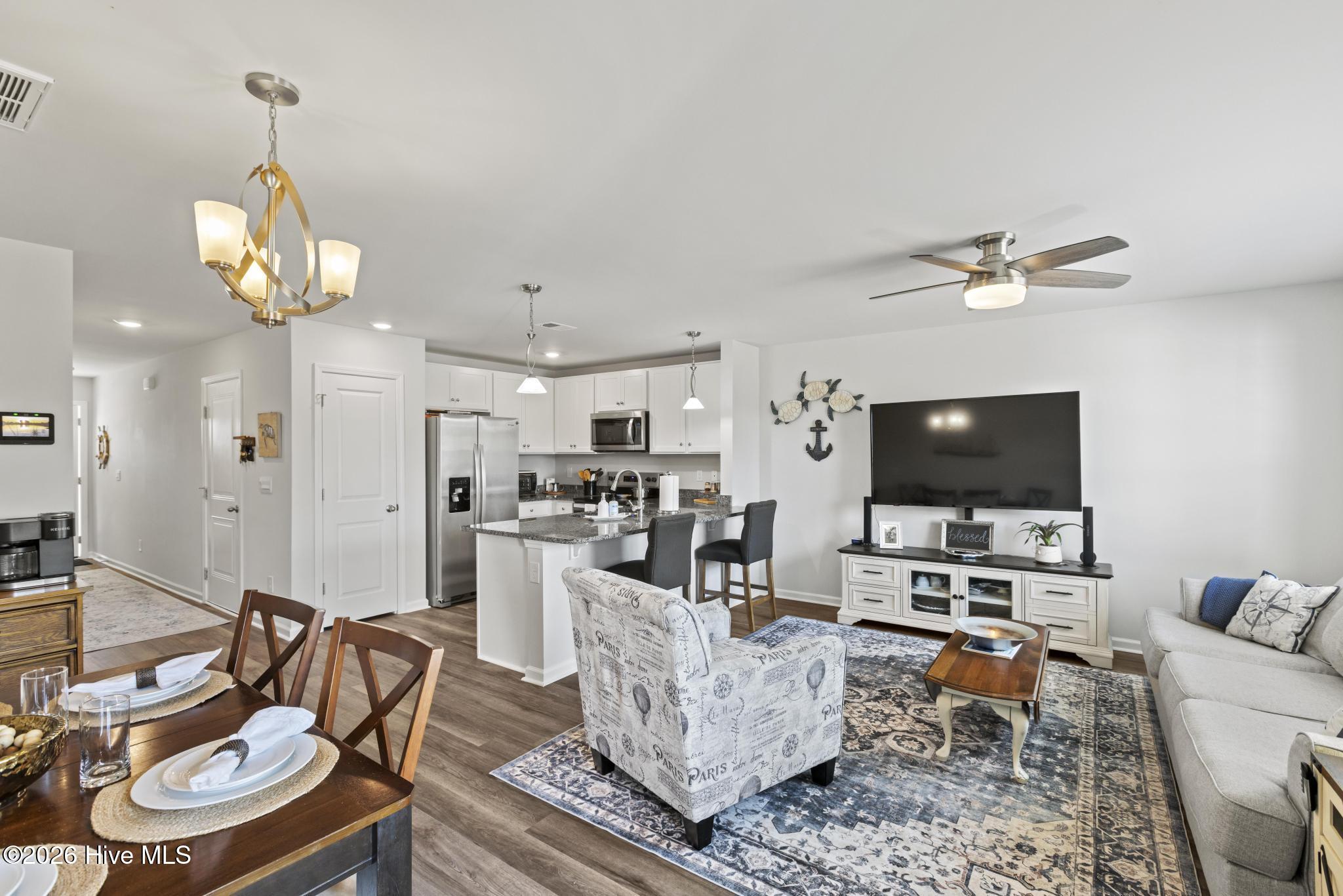 100554269 | Photo 11