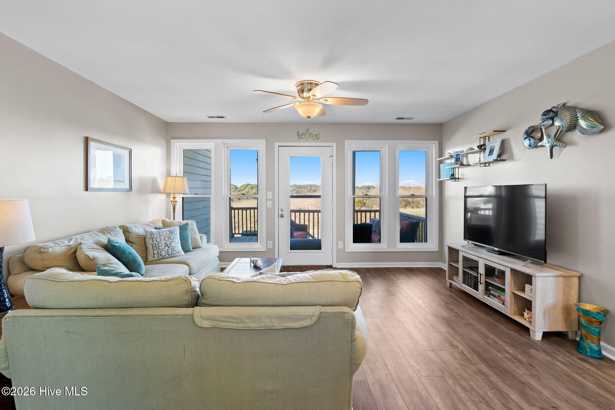 100553073 | Photo 11