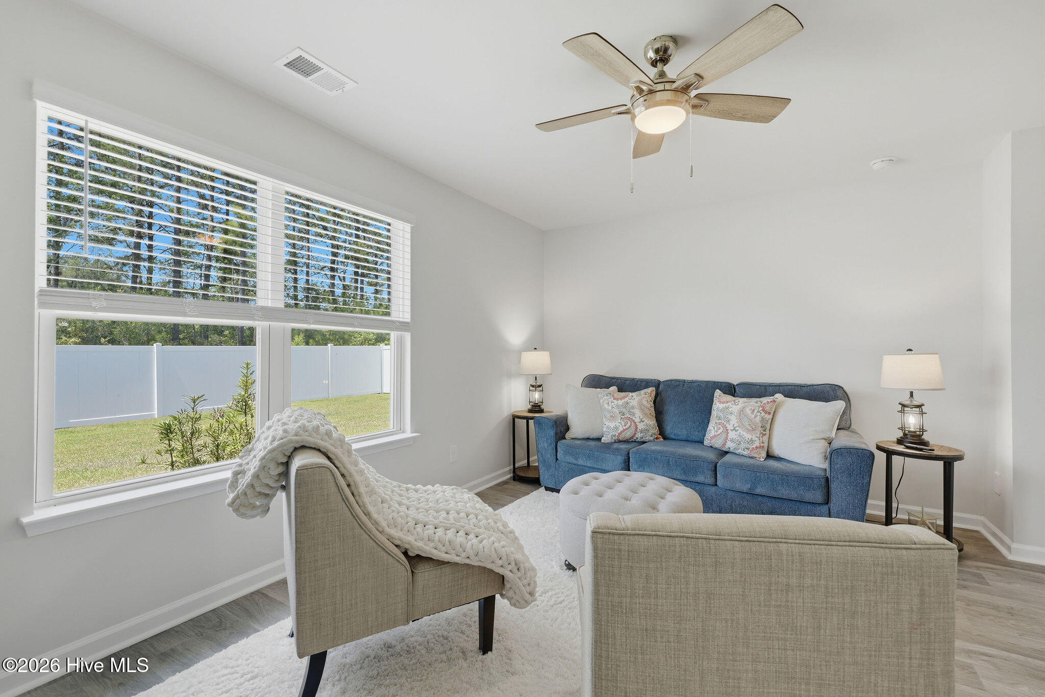 100568433 | Photo 23