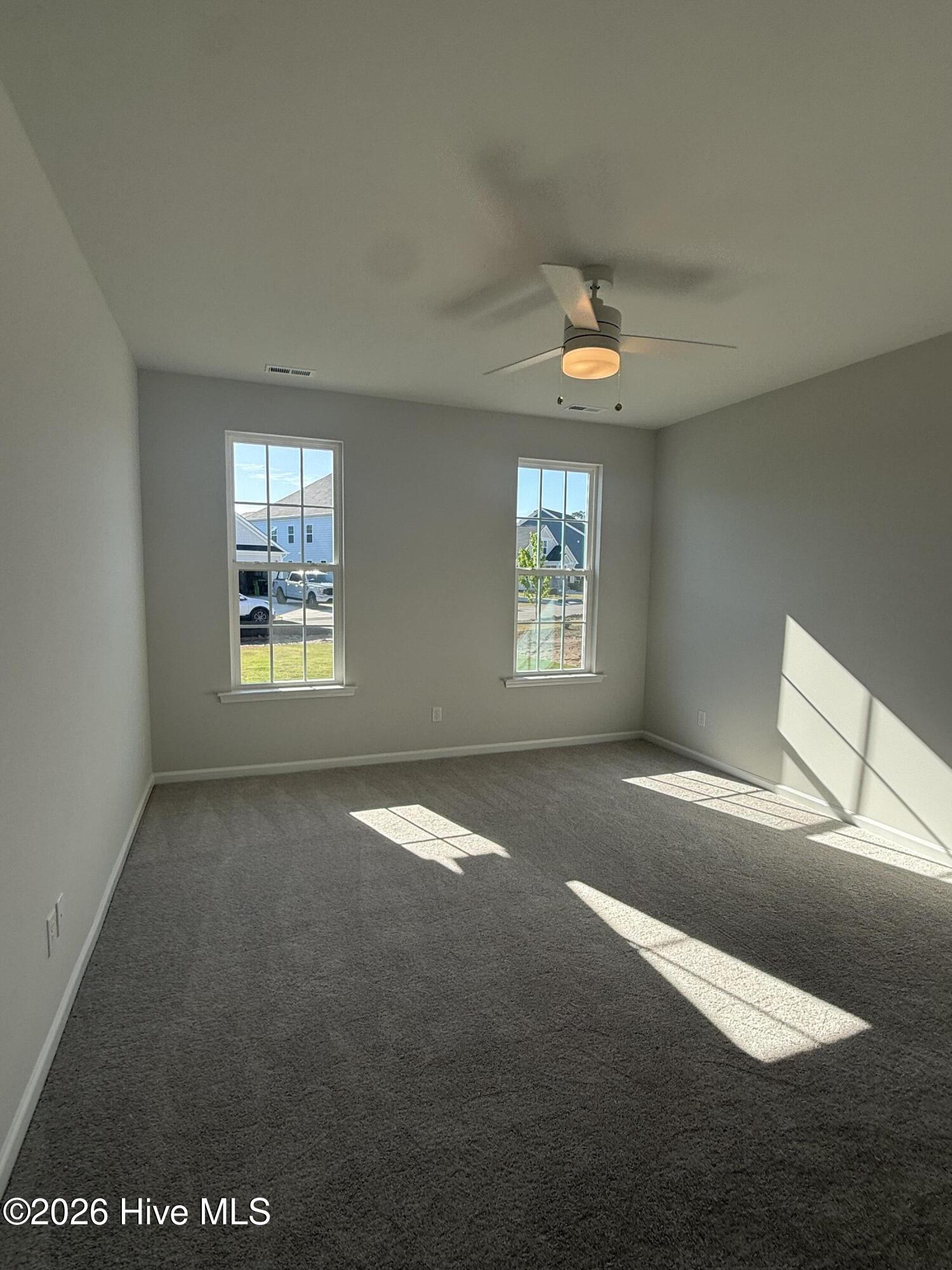 100569638 | Photo 14